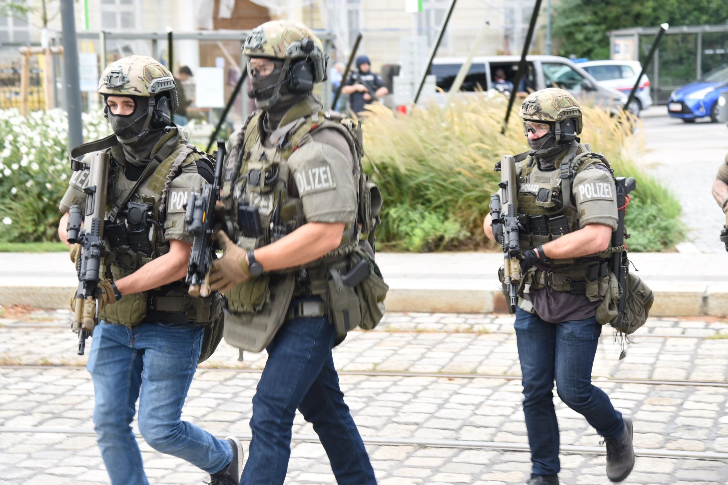 Cobra-Einsatz: Bewaffnete Beamte in Baden