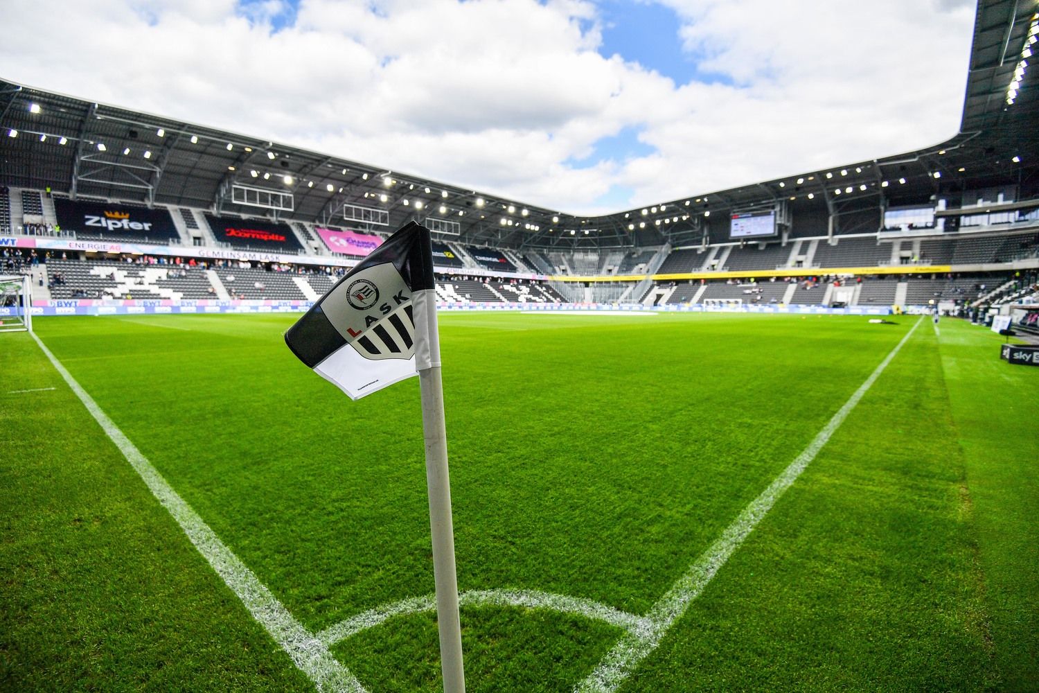 In der LASK-Arena drohen viele freie Plätze