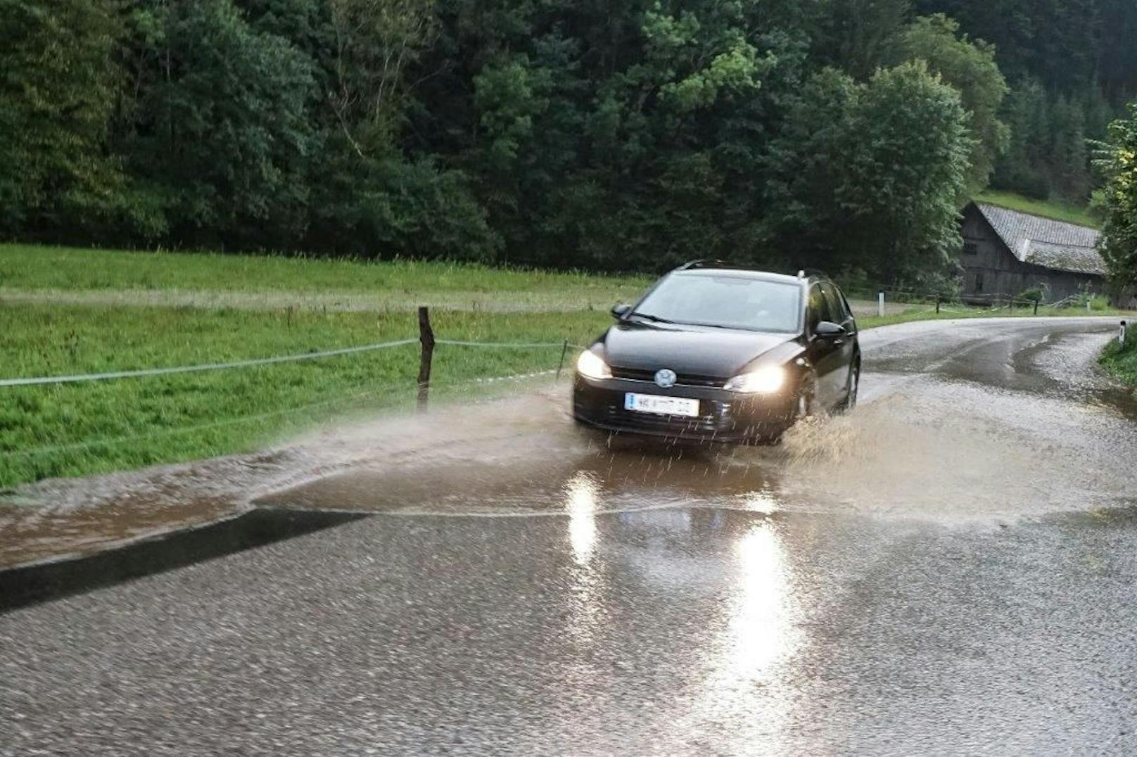 Straßen wurden geflutet, ...