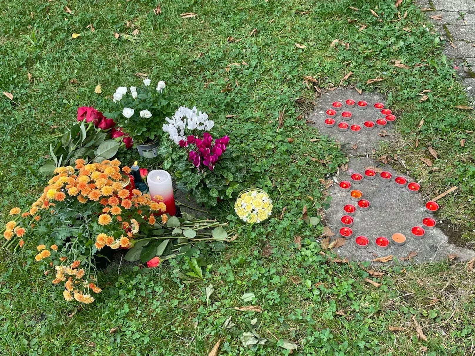 Blumen und Kerzen zeugen von der Tat am Donnerstagnachmittag, als ein 13-jähriger Eritreer einen Libanesen (45) mit einem Messer tödlich verletzte.