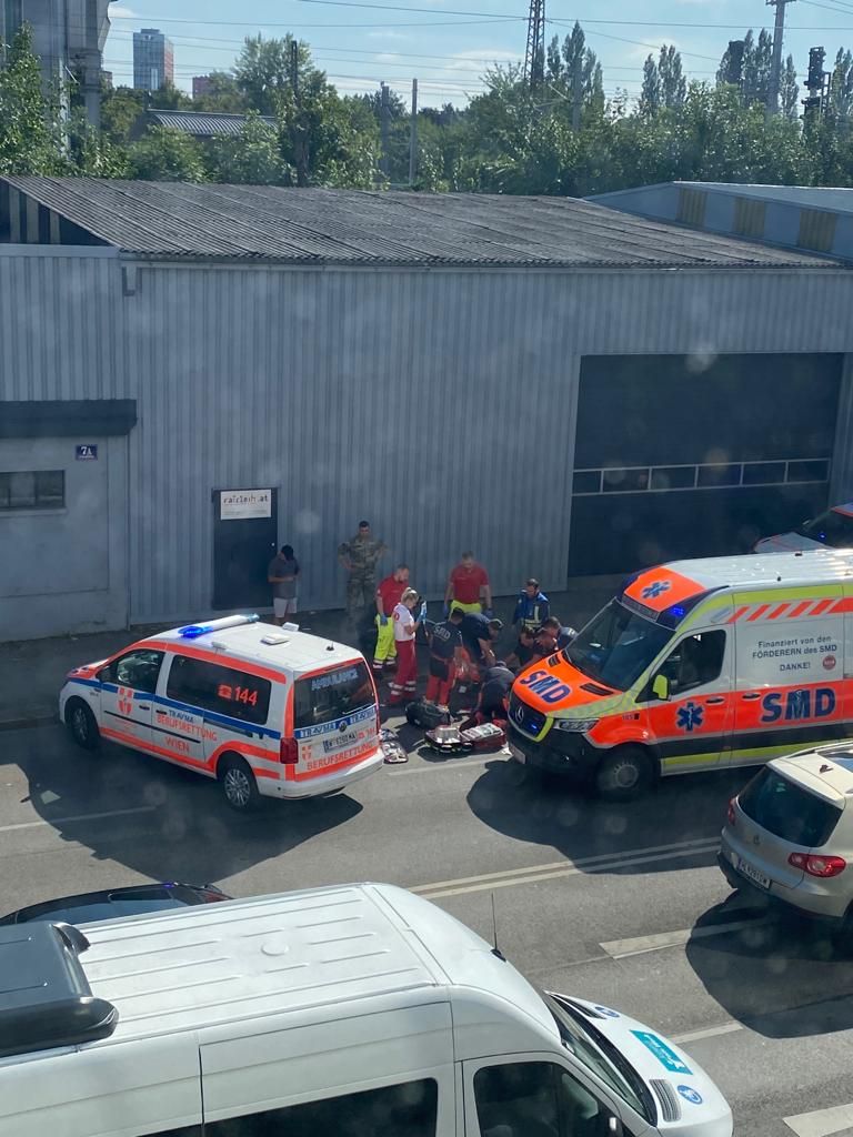 Bei einem Fahrradsturz in Wien-Meidling wurde am 15. September eine 55-jährige Frau schwer verletzt.