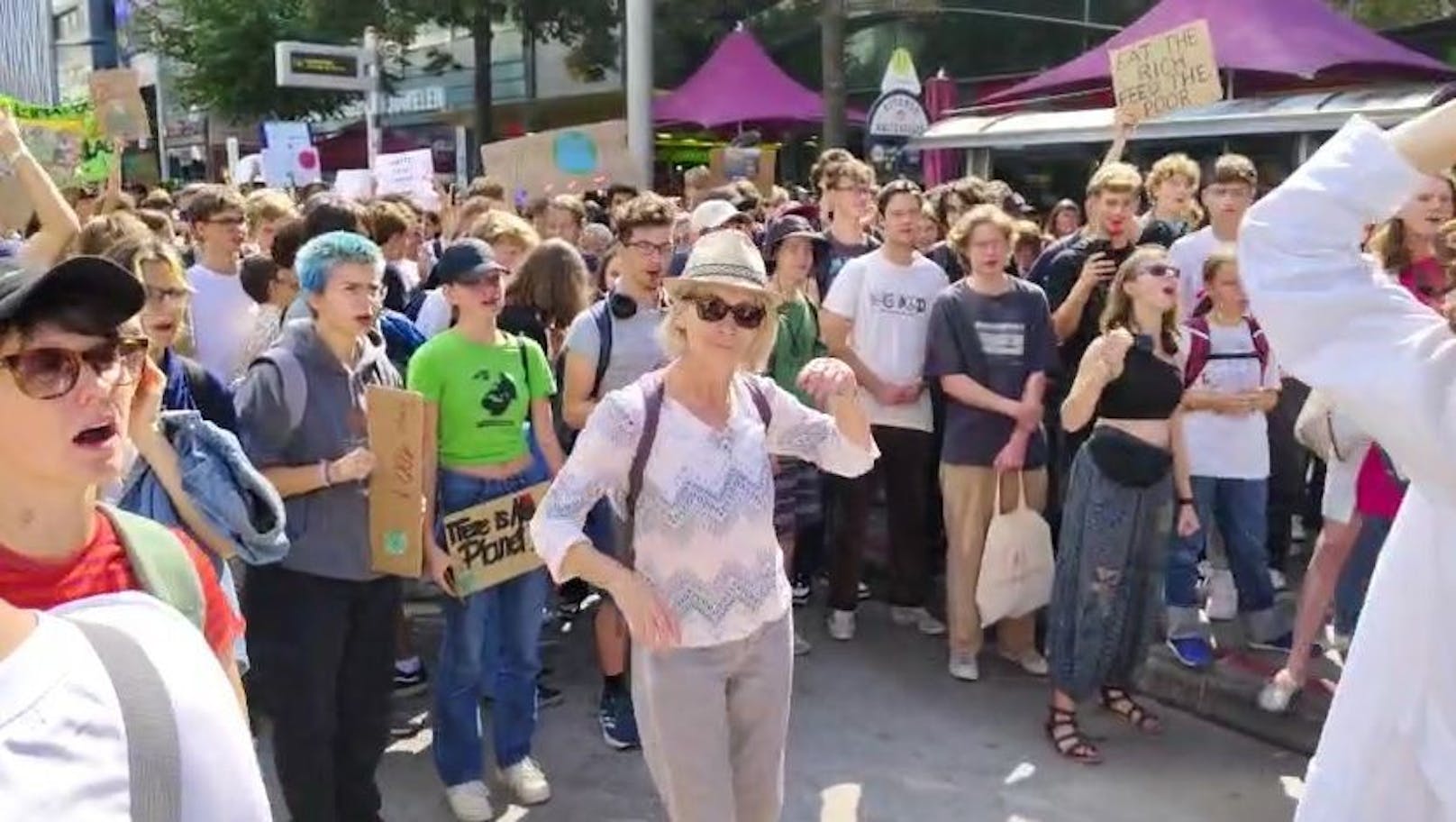 "Unaufhaltsam" – Klima-Streik legt nun Wiener Ring lahm