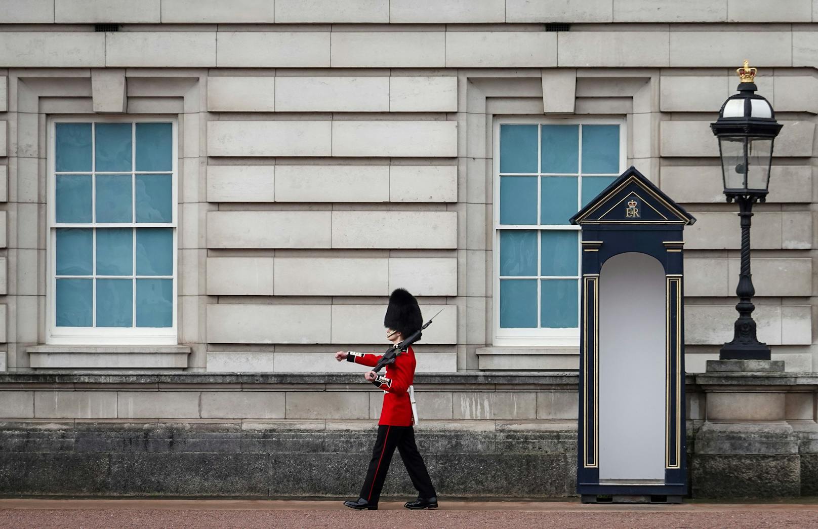 Schock für King Charles! Eindringling in Buckingham Palace
