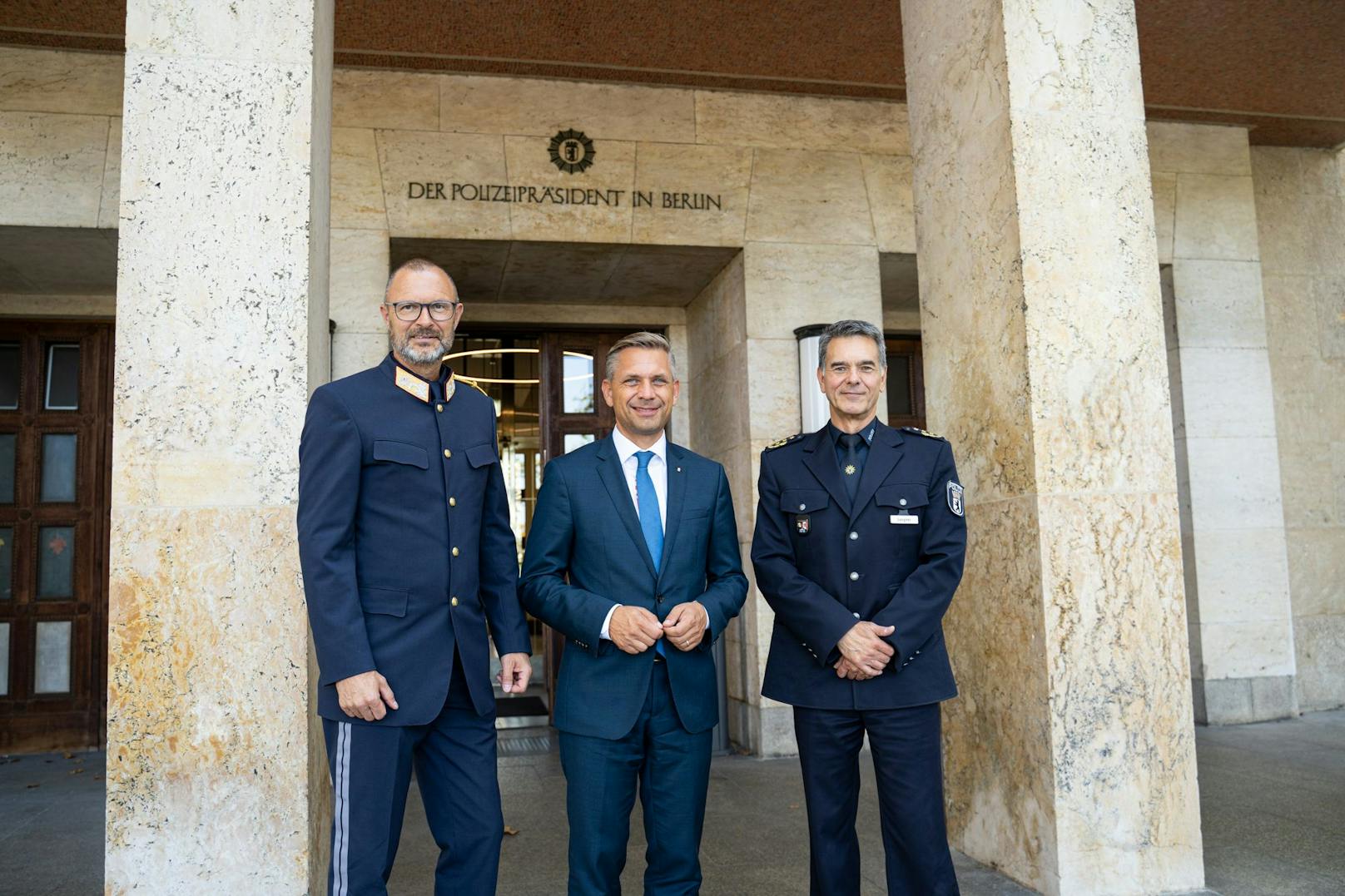 Landespolizeidirektor Andreas Pilsl, Integrationslandesrat Wolfgang Hattmannsdorfer (ÖVP), der Vizepolizeipräsident von Berlin Marco Langner