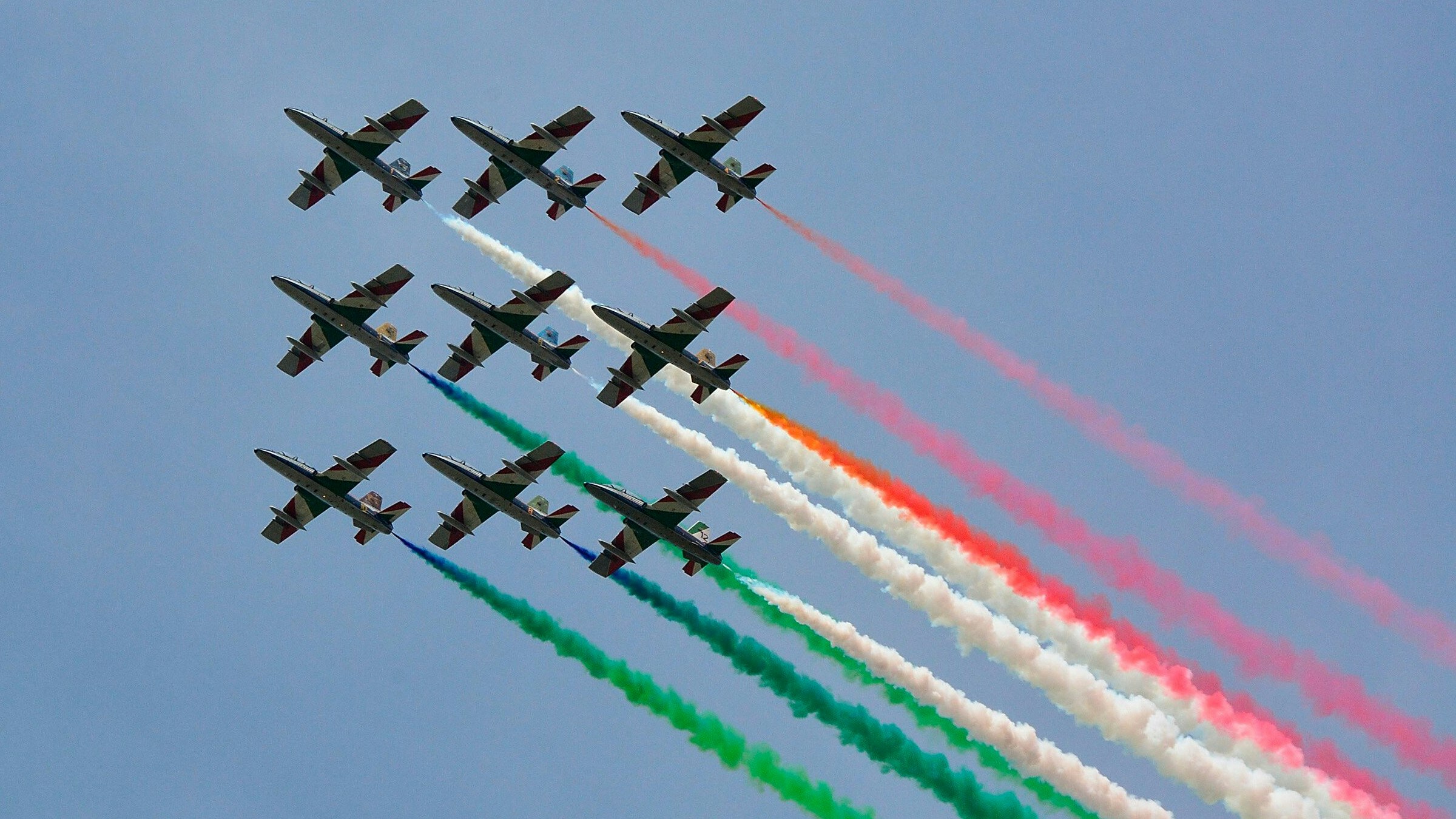 Download von www.picturedesk.com am 16.09.2023 (19:24).  03.09.2023, Autodromo Nazionale di Monza, Monza, FORMULA 1 PIRELLI GRAN PREMIO D'ITALIA 2023, in the picture the Italian aerobatic team Frecce Tricolori. - 20230903_PD21785 - Rechteinfo: Rights Managed (RM)