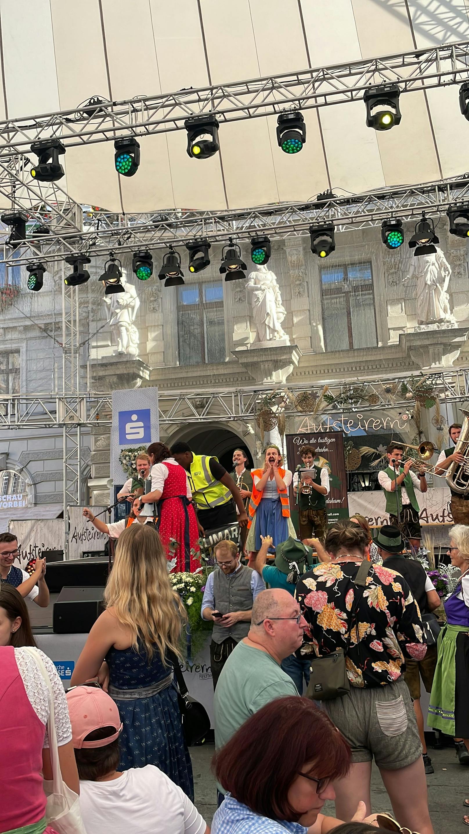 In Graz wurde das “Aufsteirern” durch eine Protestaktion der Letzten Generation unterbrochen.