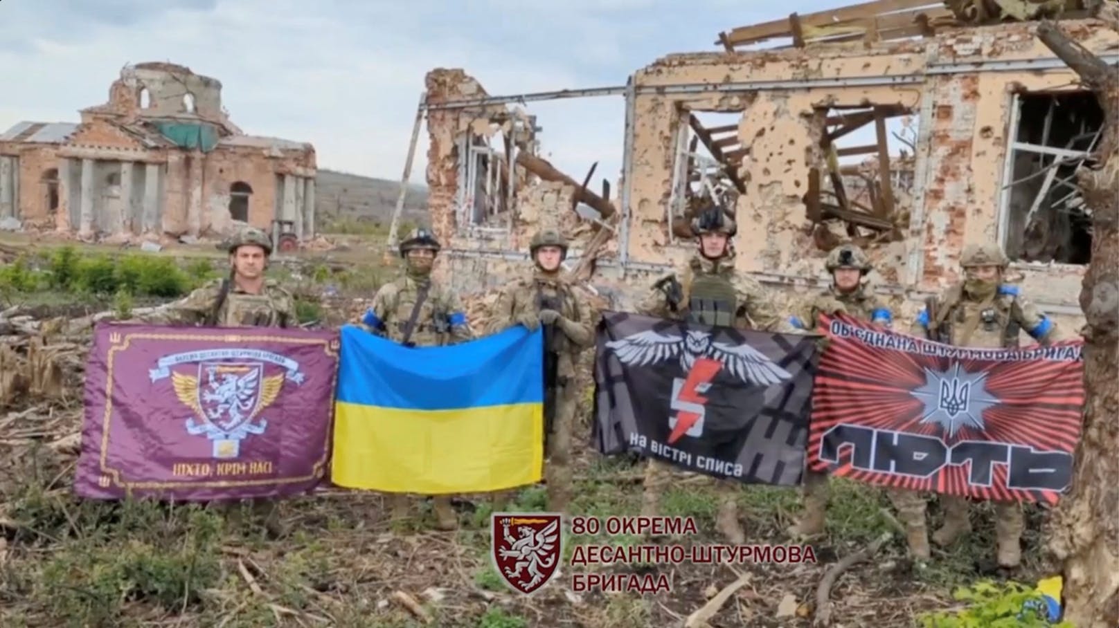 Die ukrainischen Truppen vermelden die Einnahme einer wichtigen Ortschaft.