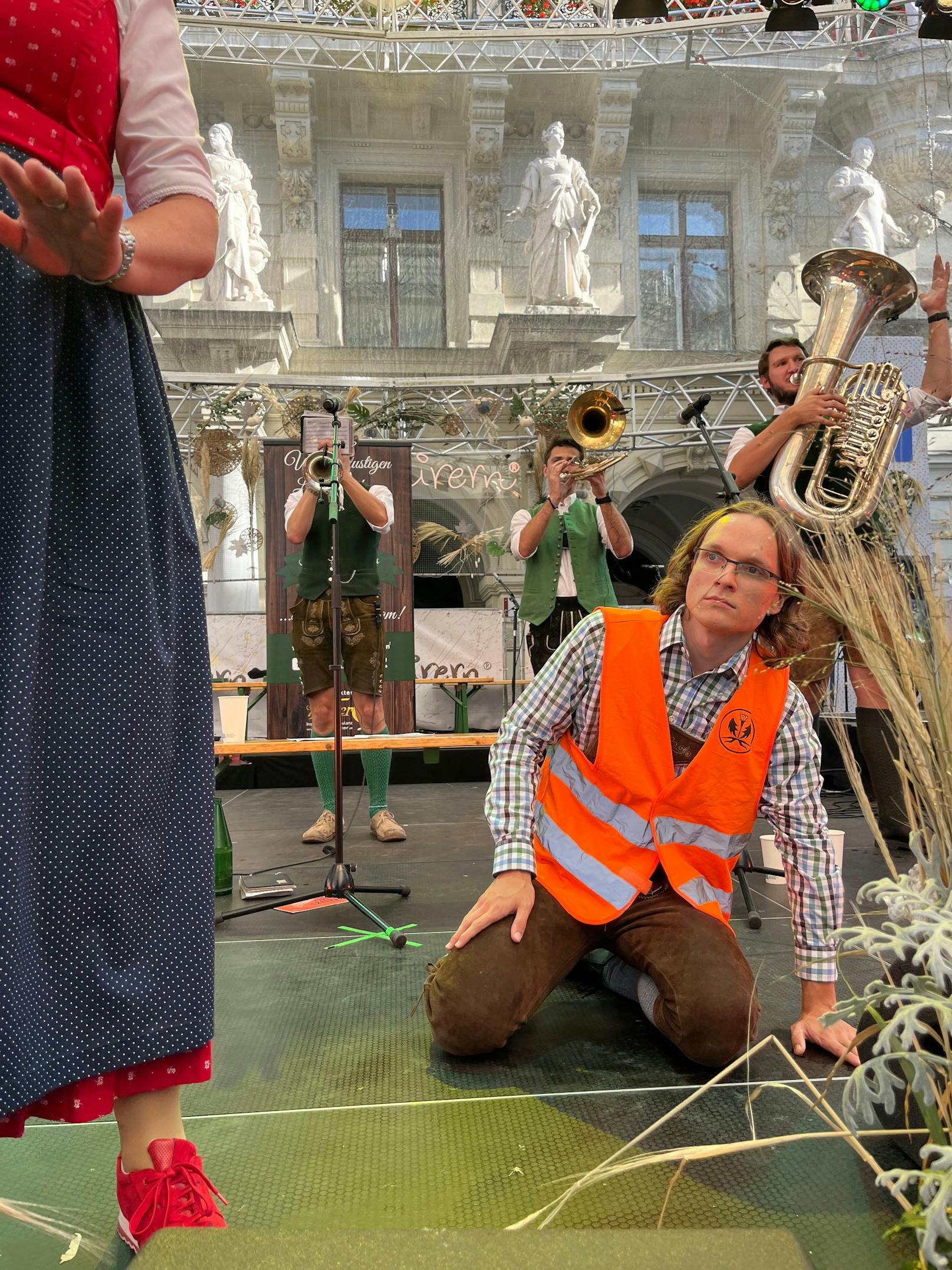 In Graz wurde das “Aufsteirern” durch eine Protestaktion der Letzten Generation unterbrochen.