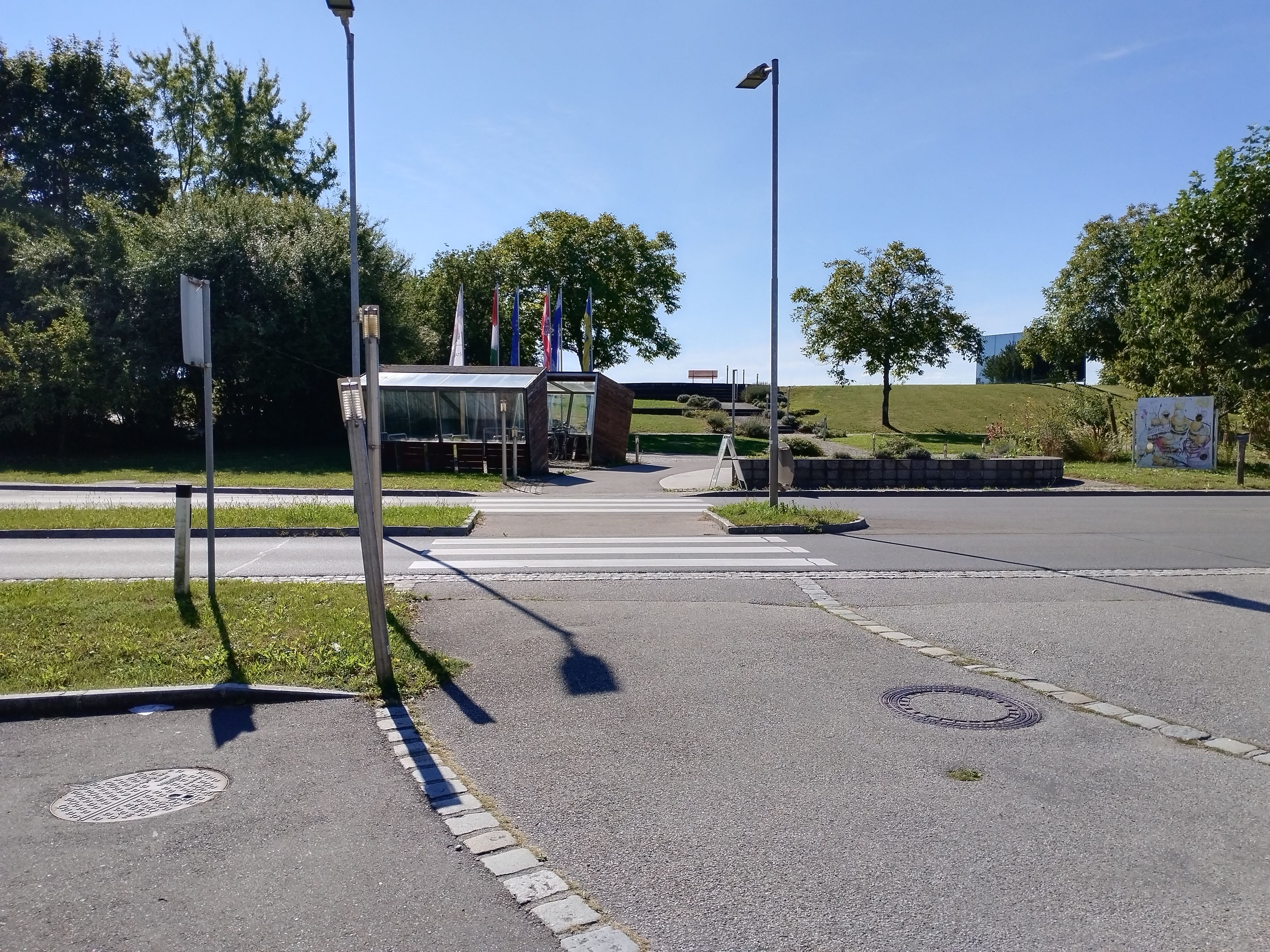 Dieser Zebrastreifen soll laut Gutachten vom Land NÖ entfernt werden.