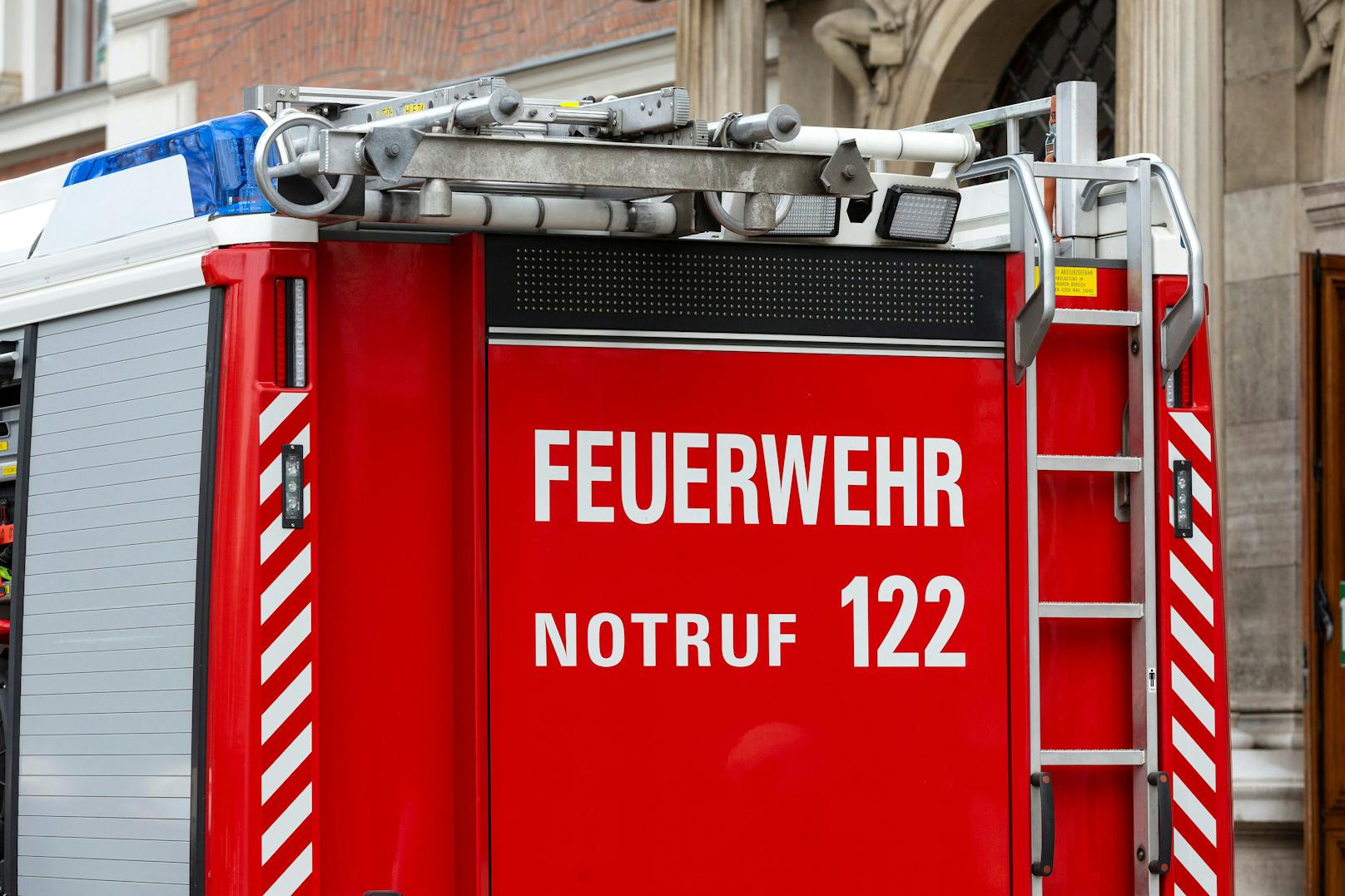 Nachbar schlug Alarm – Mann (57) stirbt bei Wohnhausbrand