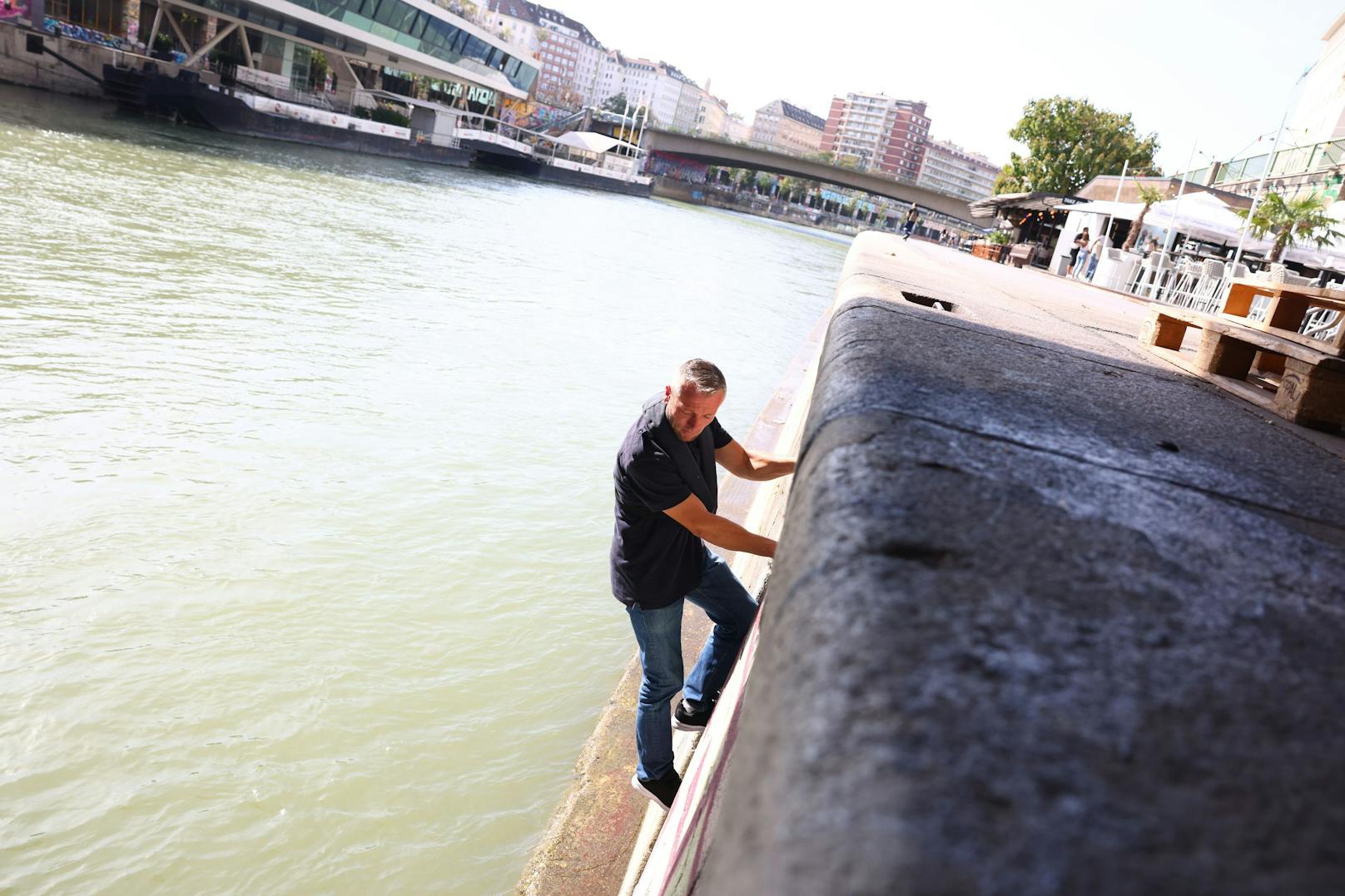 Am Wiener Donaukanal wurde Bogdan Cricã zum Lebensretter. Er fischte einen Wiener, der von einem Unbekannten ins Wasser gestoßen wurde, aus dem Kanal.