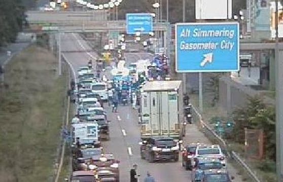 Auf der Ostautobahn kam es vor der Ausfahrt Alt Simmering zu einem Verkehrsunfall.