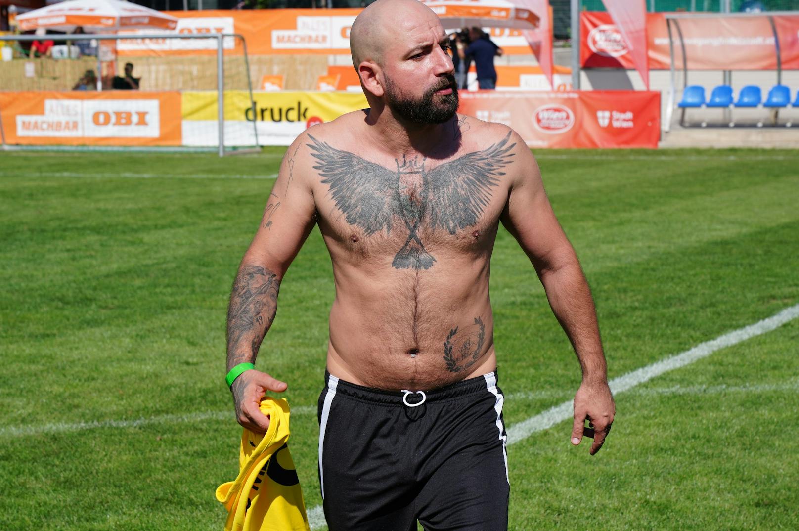 Christoph Seiler zeigte nicht nur sein Fußballtalent, sondern auch seine Tattoos.