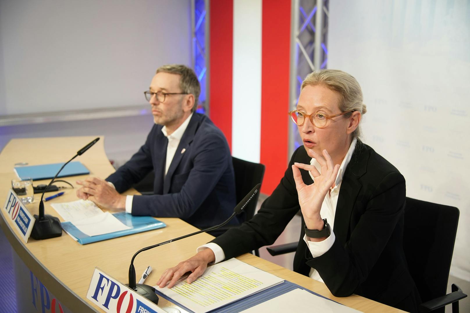 Doppelt rechts: Alice Weidel (AfD) zu Gast in Wien für eine gemeinsame Pressekonferenz mit Herbert Kickl (FPÖ) am 19. September 2023.