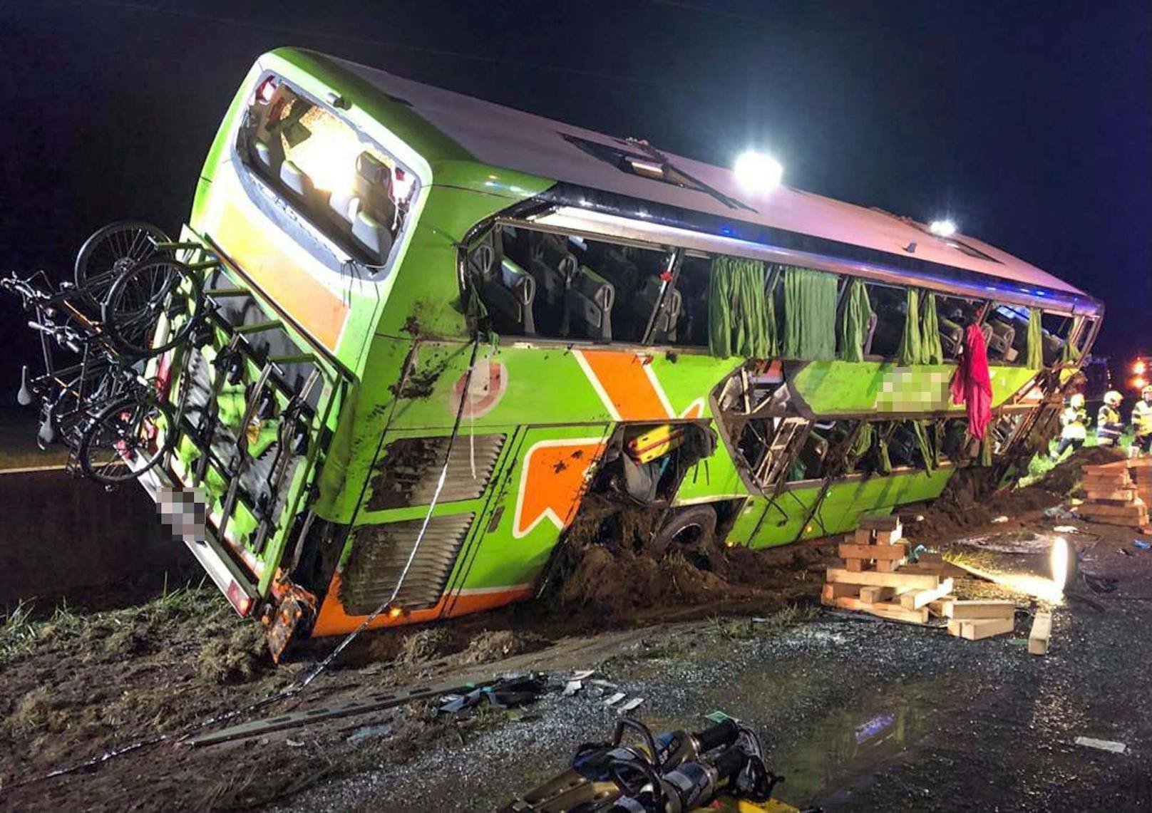 Bus-Unglück in Kärnten: 1 Tote, mehrere Verletzte