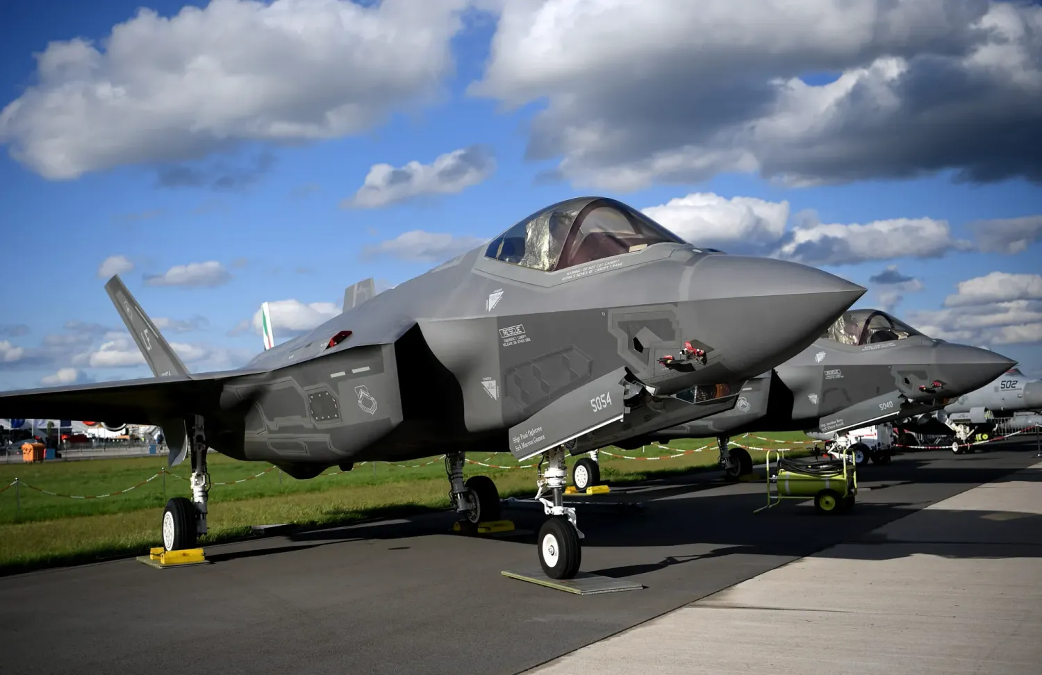 Das US-Militär hat im Zuge der Suche nach einem verschwundenen Kampfjet des Typs F-35 möglicherweise die Trümmer der Maschine gefunden. (Symbolbild)