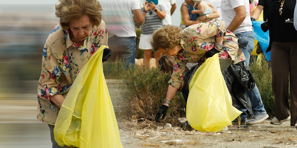 Altkönigin Sofia ist sich nicht zu Schade, selbst mit anzupacken.