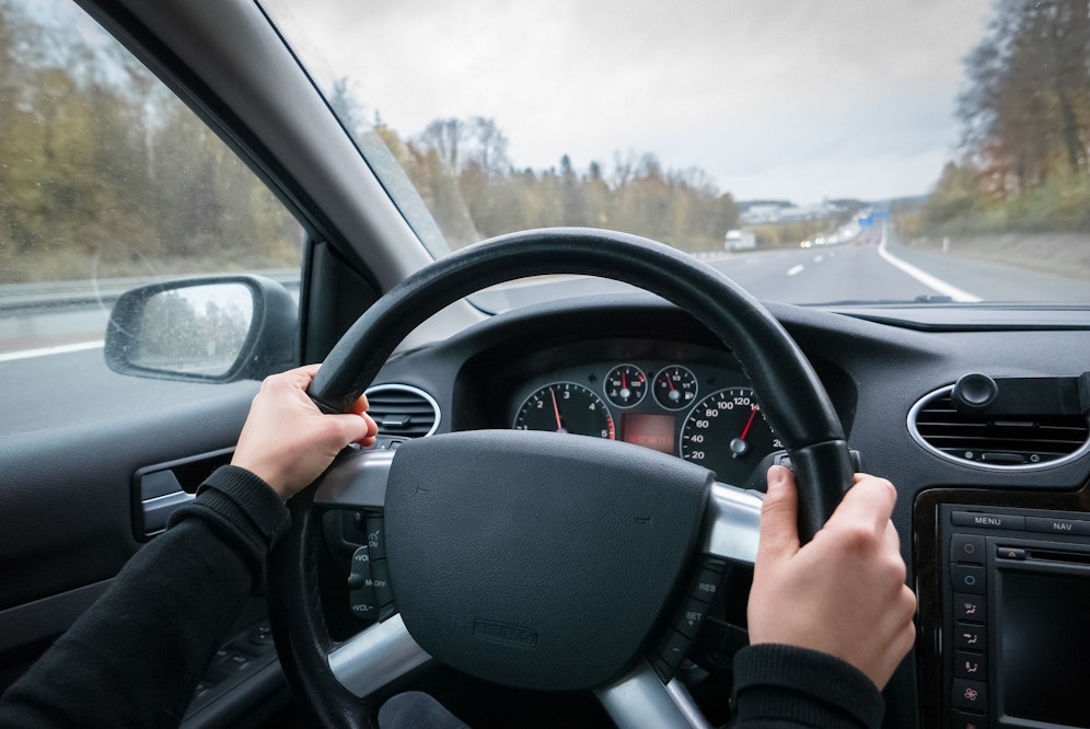 Im vergangenen Jahr wurden durch Ablenkung beim Autofahren 11.543 Verkehrsteilnehmer verletzt und 95 getötet.