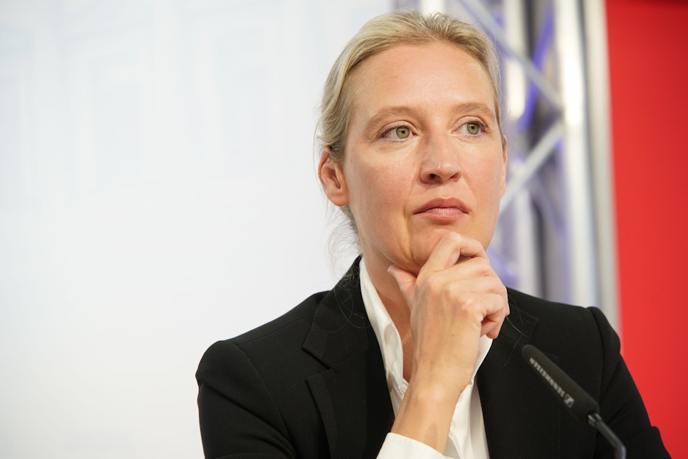 AfD-Chefin Alice Weidel und ihre Familie mussten von der Kantonspolizei Schwyz an einen anderen Ort gebracht werden.