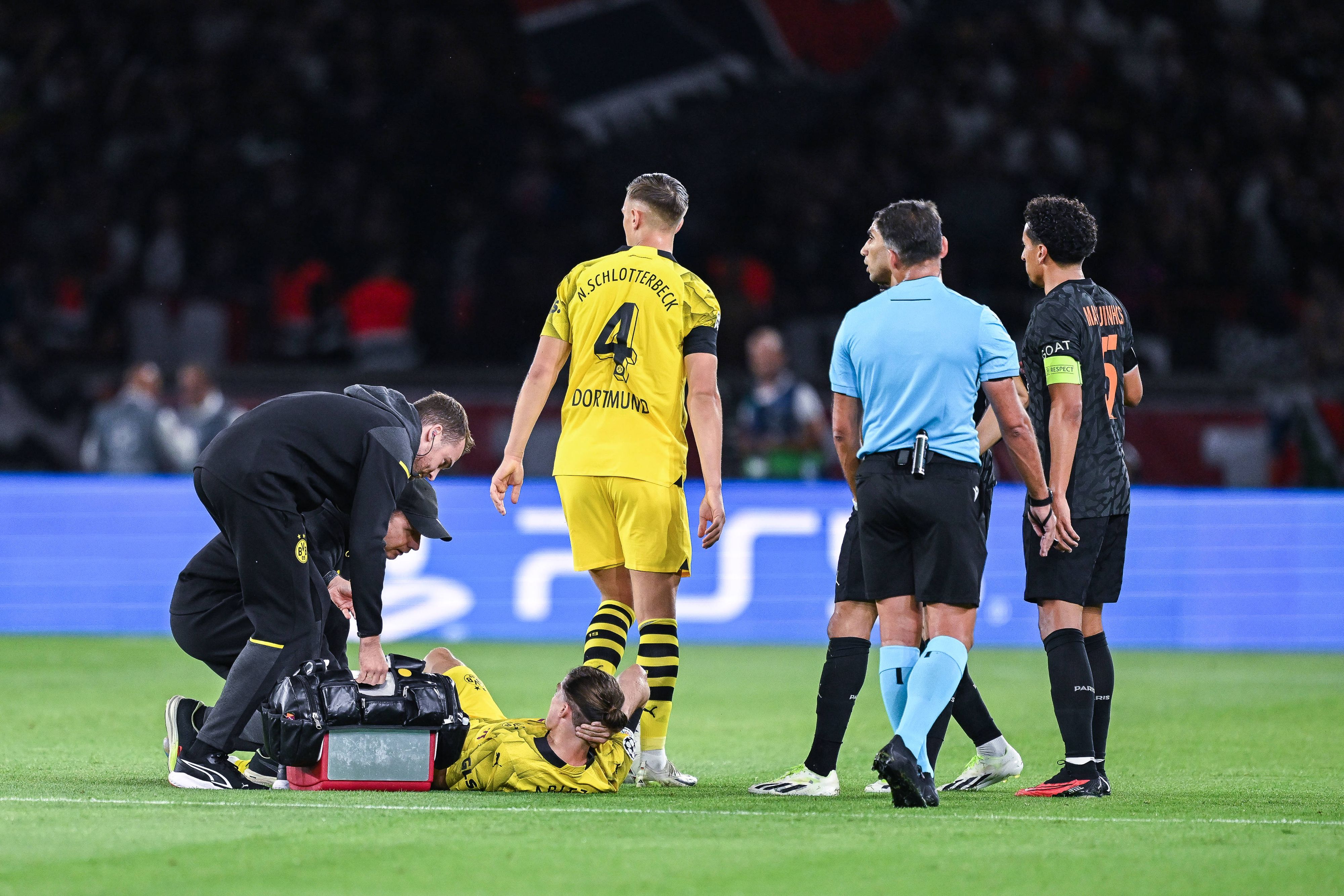 Sabitzer muss sich im Prinzenpark behandeln lassen und vom Platz.