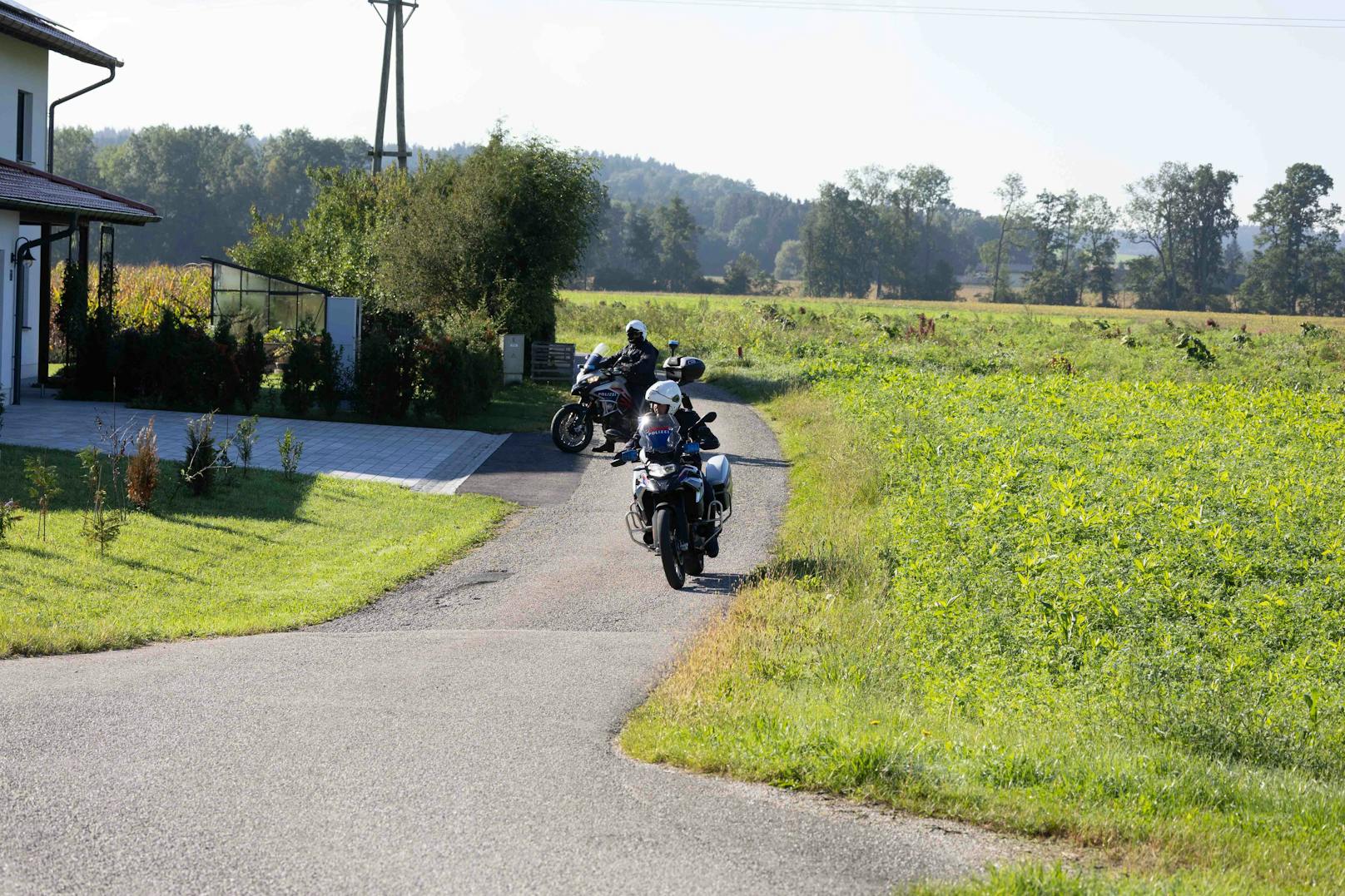 Bei der Kontrolle eines weißen Kastenwagens fielen in Reichersberg plötzlich Schüsse.