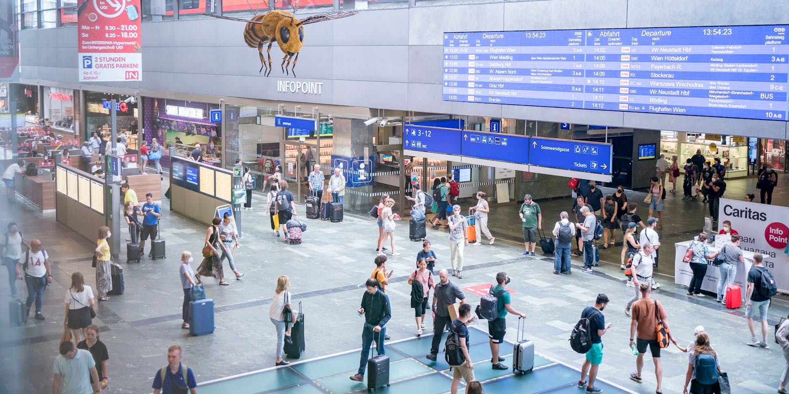 Ohne Hinweise aus dem Ausland wären die Behörden zu den Anschlagsplänen am Hauptbahnhof blind gewesen, heißt es.