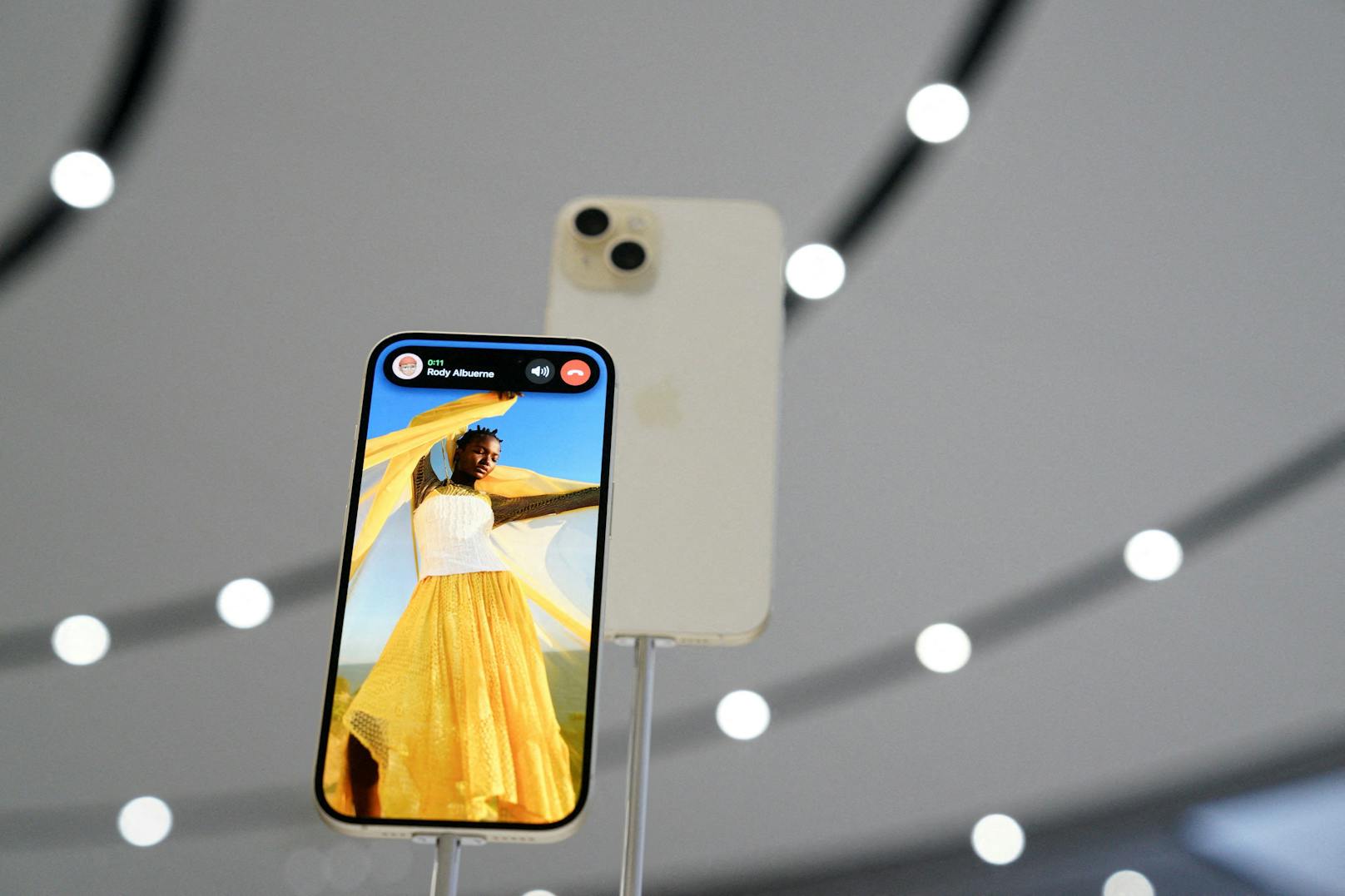 Das iPhone 15 erscheint am 22. September in Österreich. Bereits jetzt verzögern sich die Vorbestellungen auf der Apple-Seite um mehrere Wochen.
