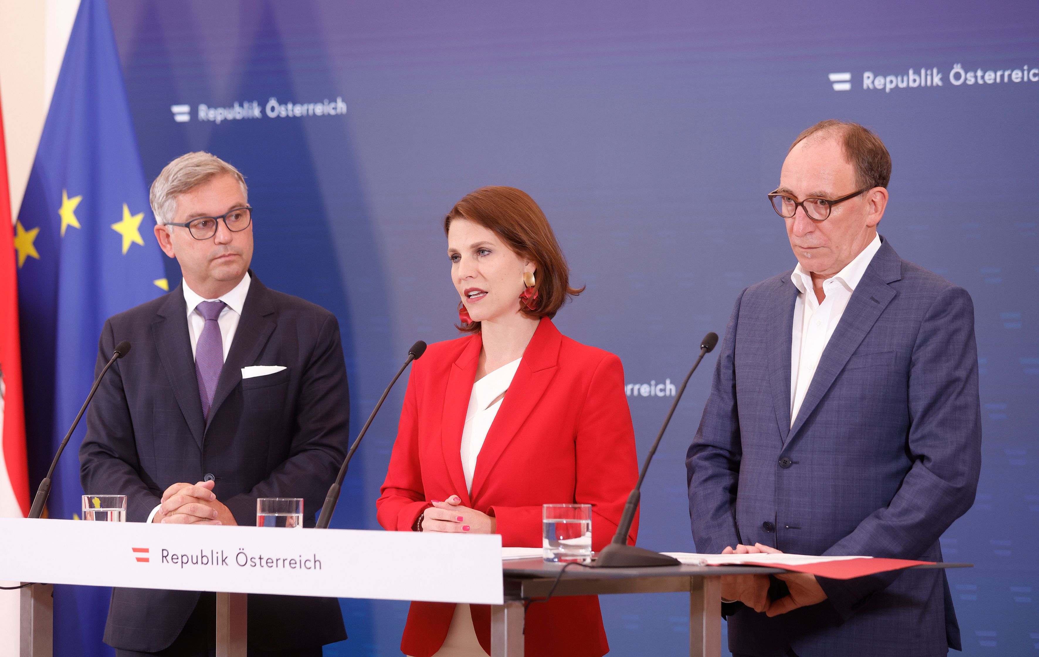 Finanzminister Magnus Brunner, Verfassungsministerin Karoline Edtstadler und Sozialminister Johannes Rauch nach dem Ministerrat