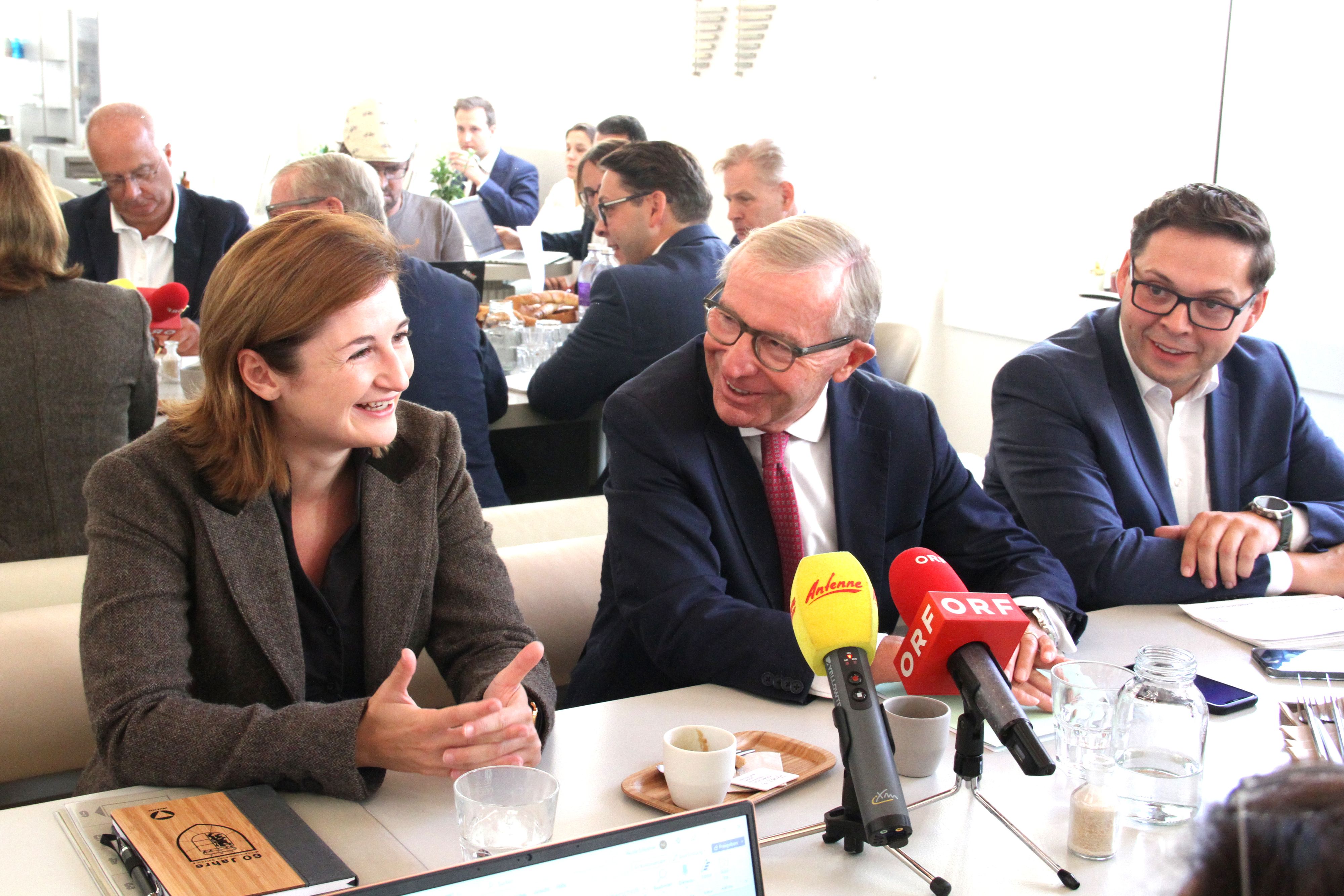 Landeshauptmann Wilfried Haslauer und Landeshauptmann-Stellvertreterin Marlene Svazek ziehen heute bei einem Pressefrühstück Bilanz über die ersten 100 gemeinsamen Regierungstage