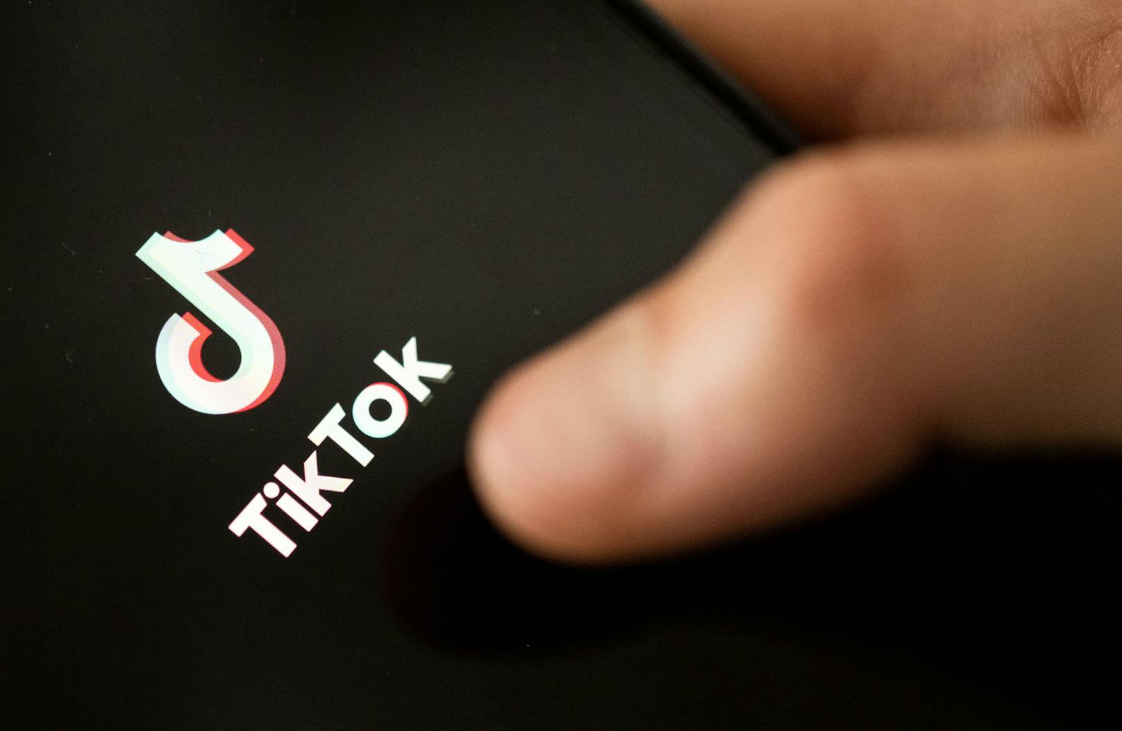 TikTok-Challenges liefern nicht nur wenig Mehrwert, sie können auch brandgefährlich sein.&nbsp;