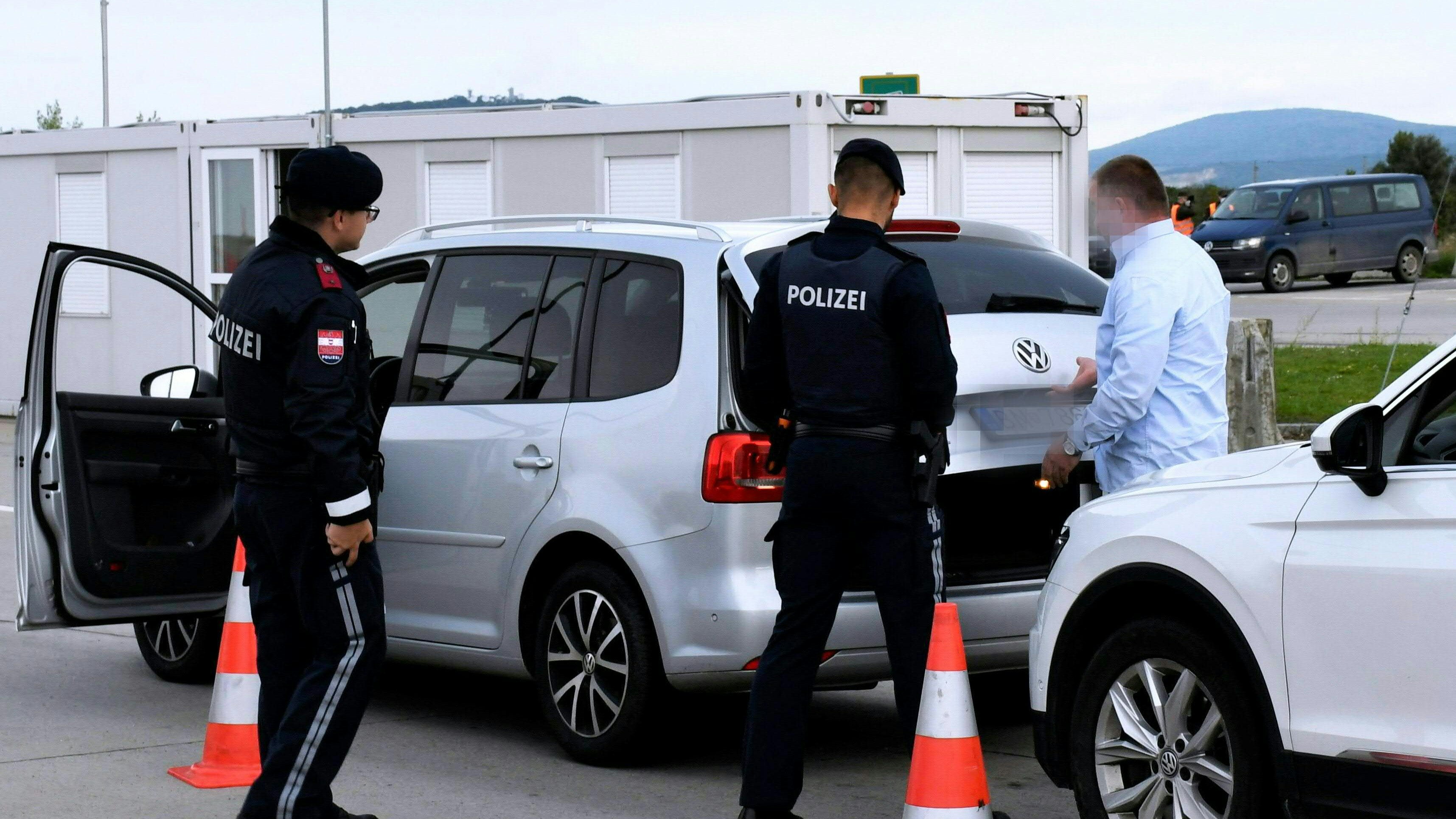 Grenzkontrollen, aufgenommen am Donnerstag, 29. September 2022, am Grenzübergang in Kittsee im Burgenland.