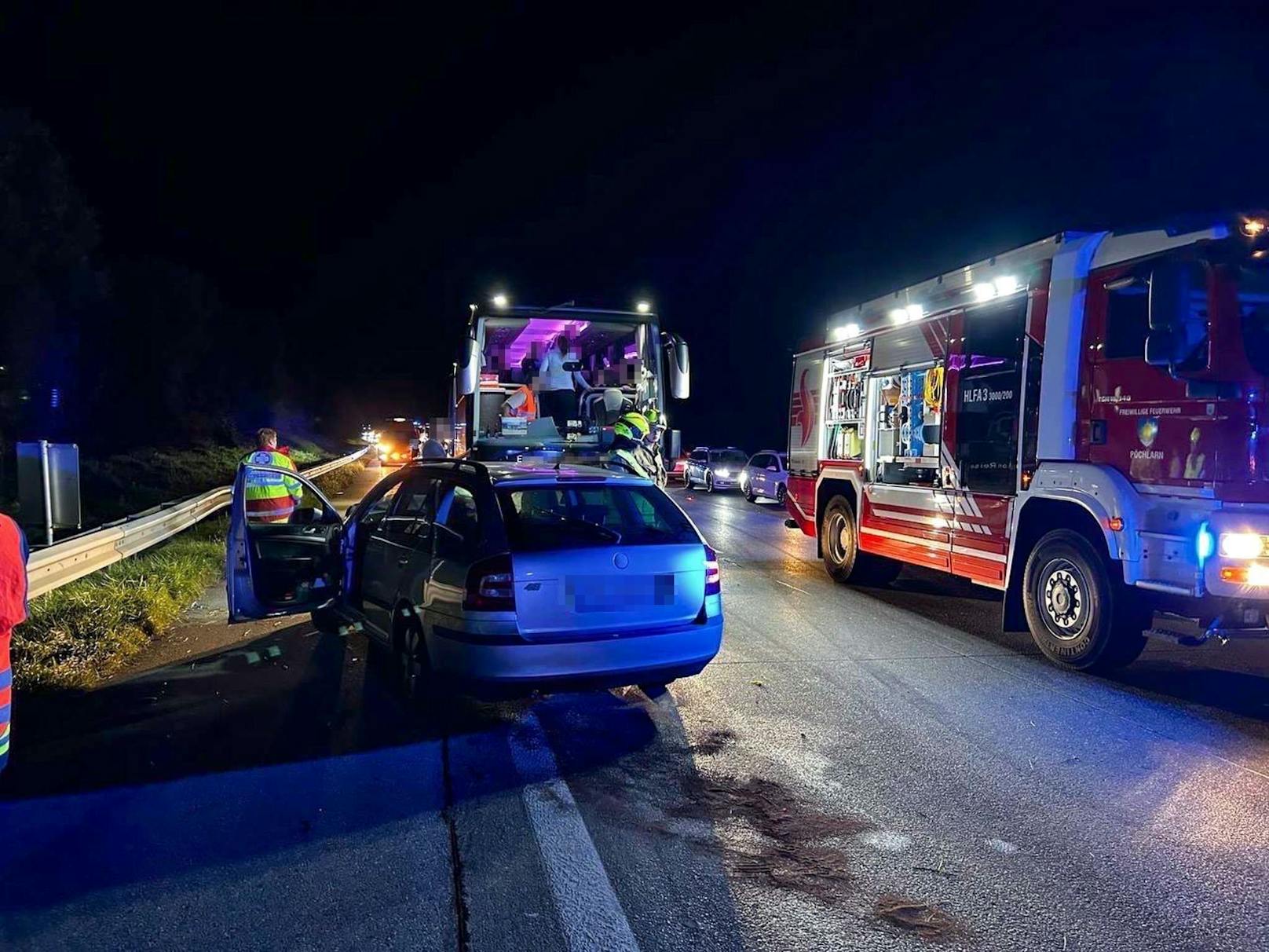 Zahlreiche Einsatzkräfte wurden alarmiert.