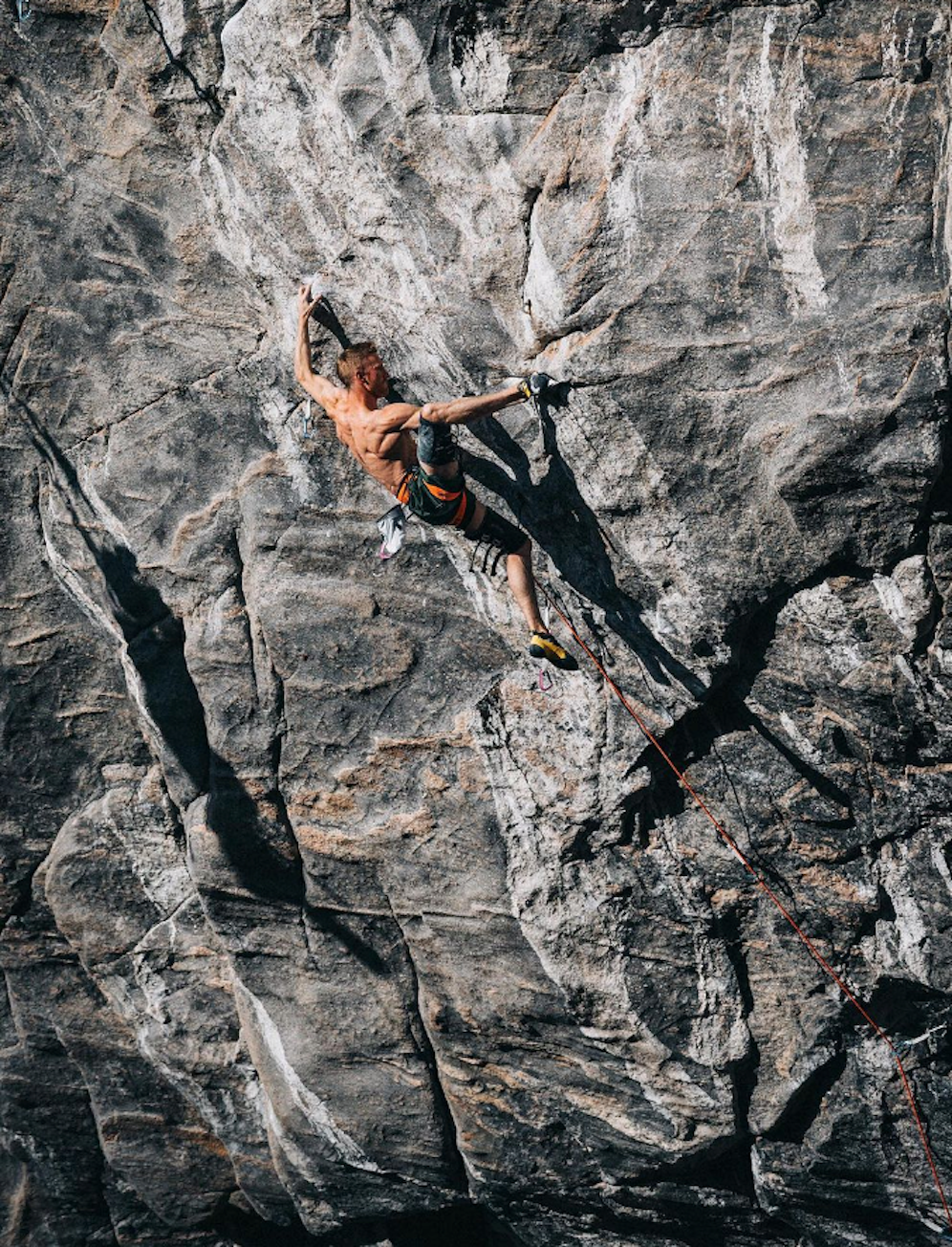 Jakob Schubert in der Hanshelleren-Höhle in Norwegen