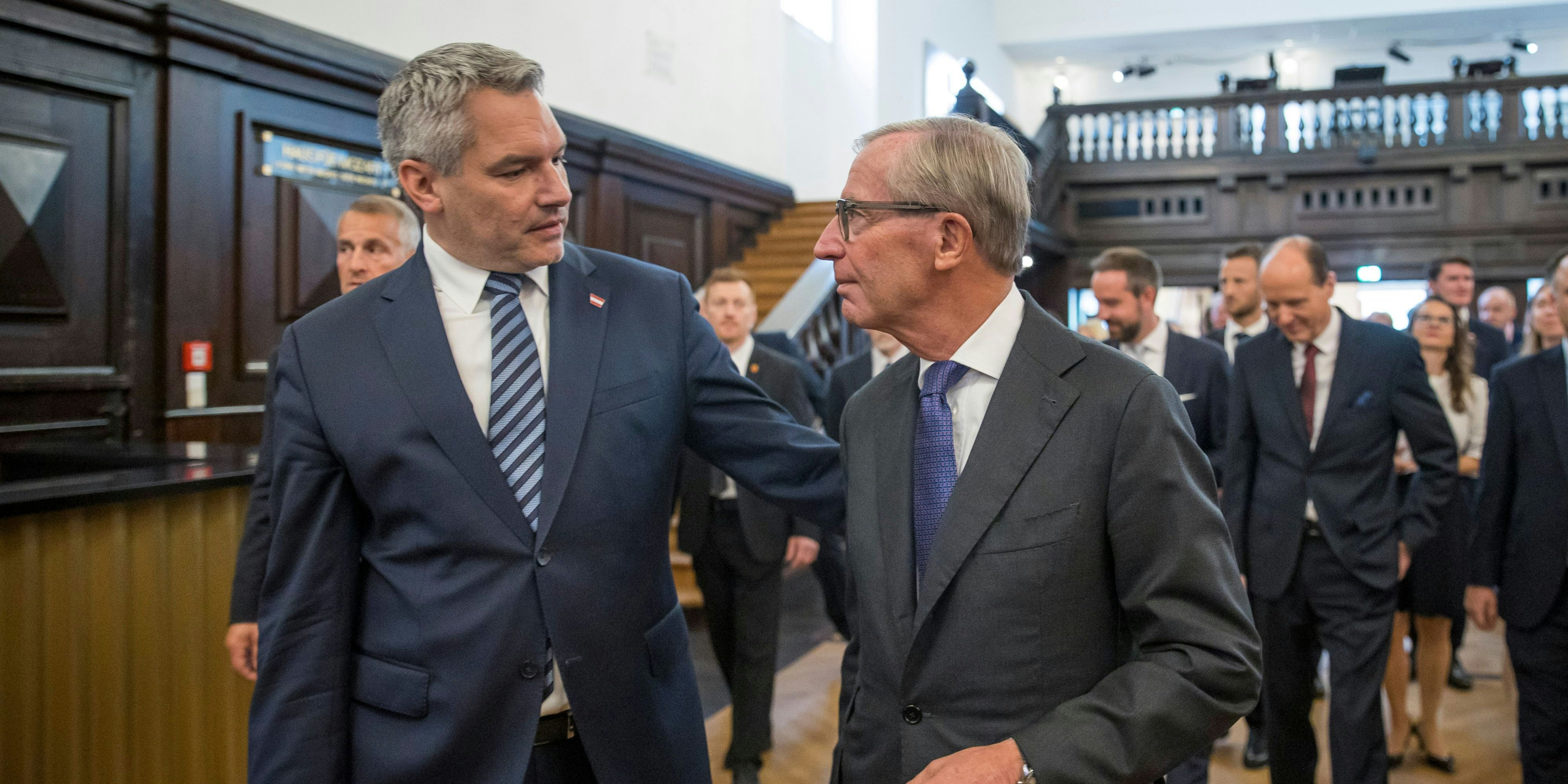 Landeshauptmann Wilfried Haslauer und Bundeskanzler Karl Nehammer hielten Reden vor versammelter ÖVP-Riege. (Archivbild)