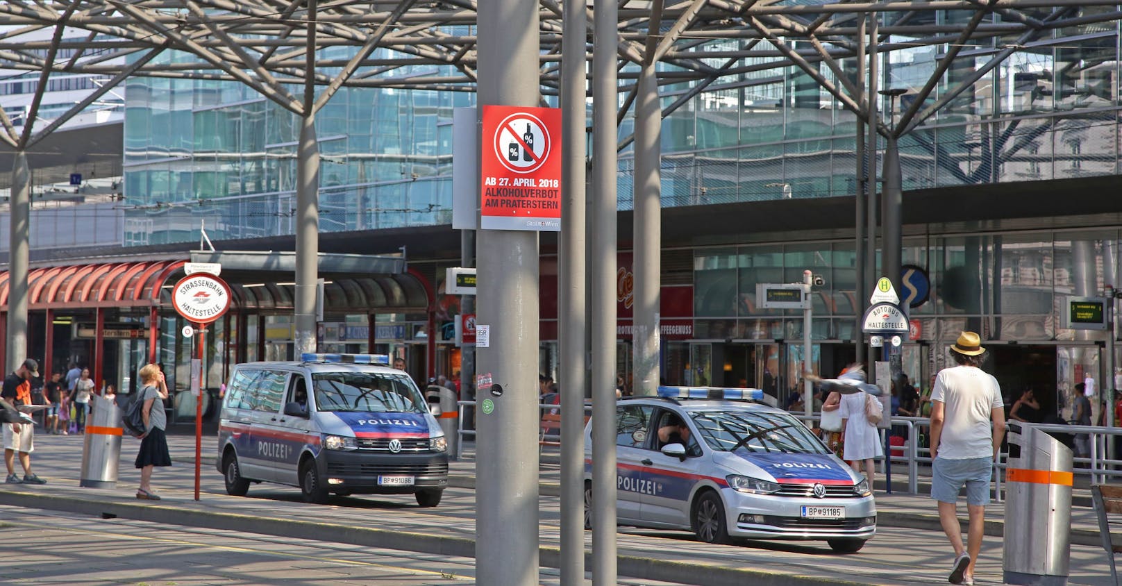 Am Wiener Praterstern kam es am Sonntag zu zwei Attacken auf Polizeibeamte. (Symbolbild)