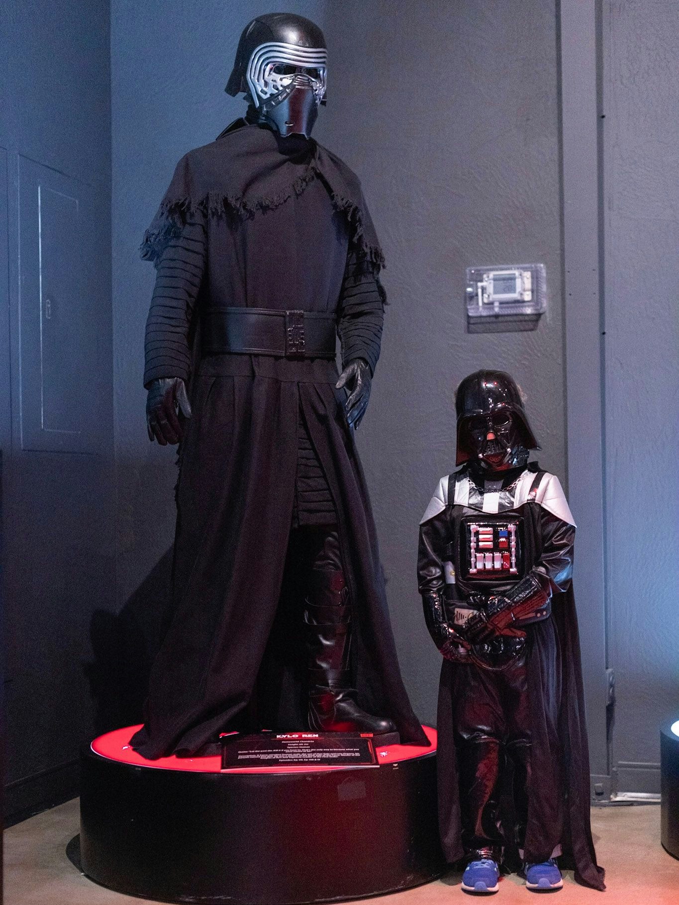 "Denn das Böse ist immer und überall", texte einst schon die EAV. Könnte in der Star Wars Ausstellung auch stimmen.