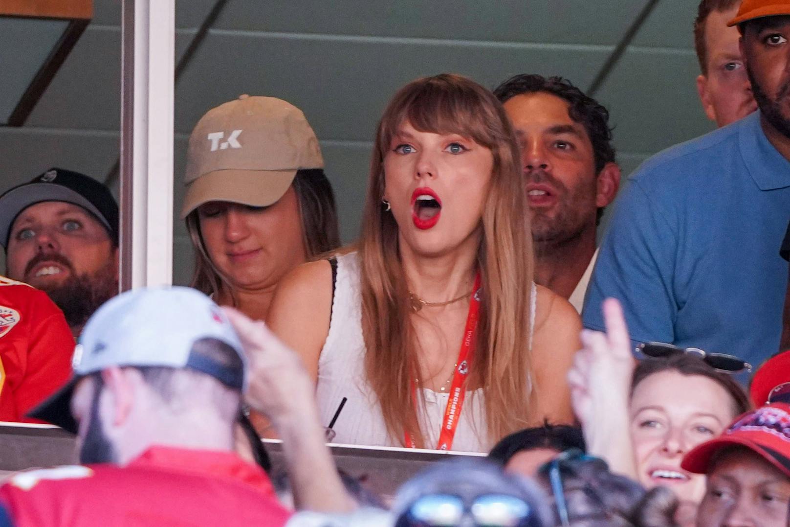 Über Taylor Swifts Liebesleben wird wieder wild spekuliert. Bevor ihre Beziehung bestätigt wurde, sah man sie öfter bei Spielen des NFL-Sportlers.