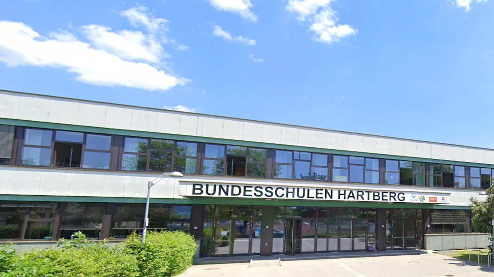Üble Gerüche am Gymnasium Hartberg