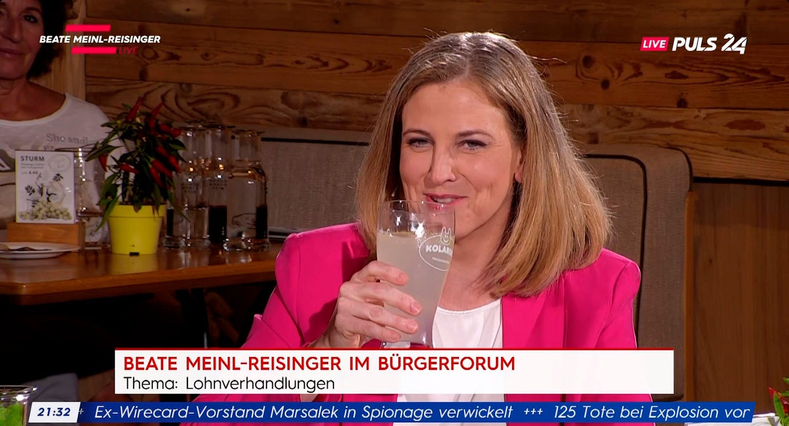 NEOS-Chefin Beate Meinl-Reisinger im PULS24-Bürgerforum am 26. September 2023.