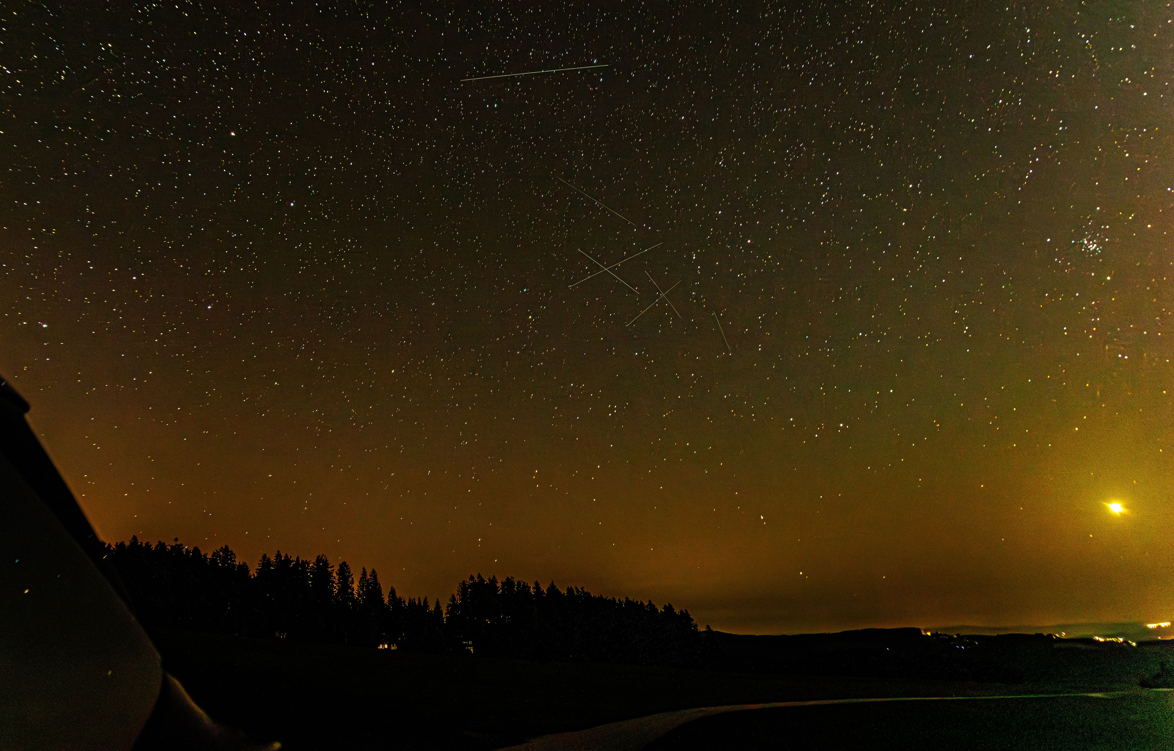 Der Fotograf staunte über die Aufnahmen vom Nachthimmel über Linz.