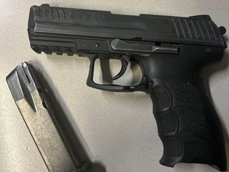 Die Polizei konnte die Schreckschusspistole sicherstellen. 