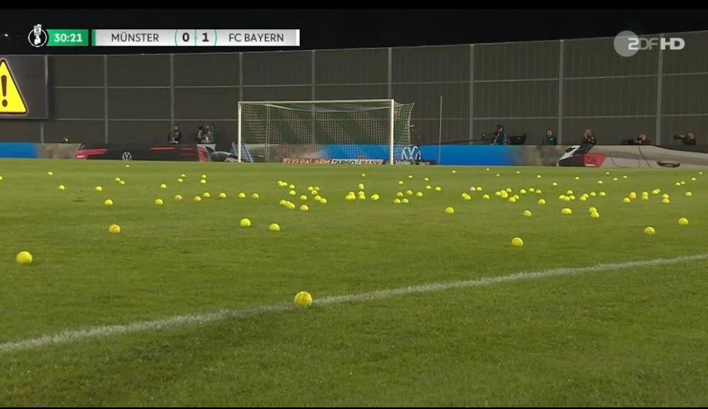 Im DFB-Pokal regnete es Tennisbälle