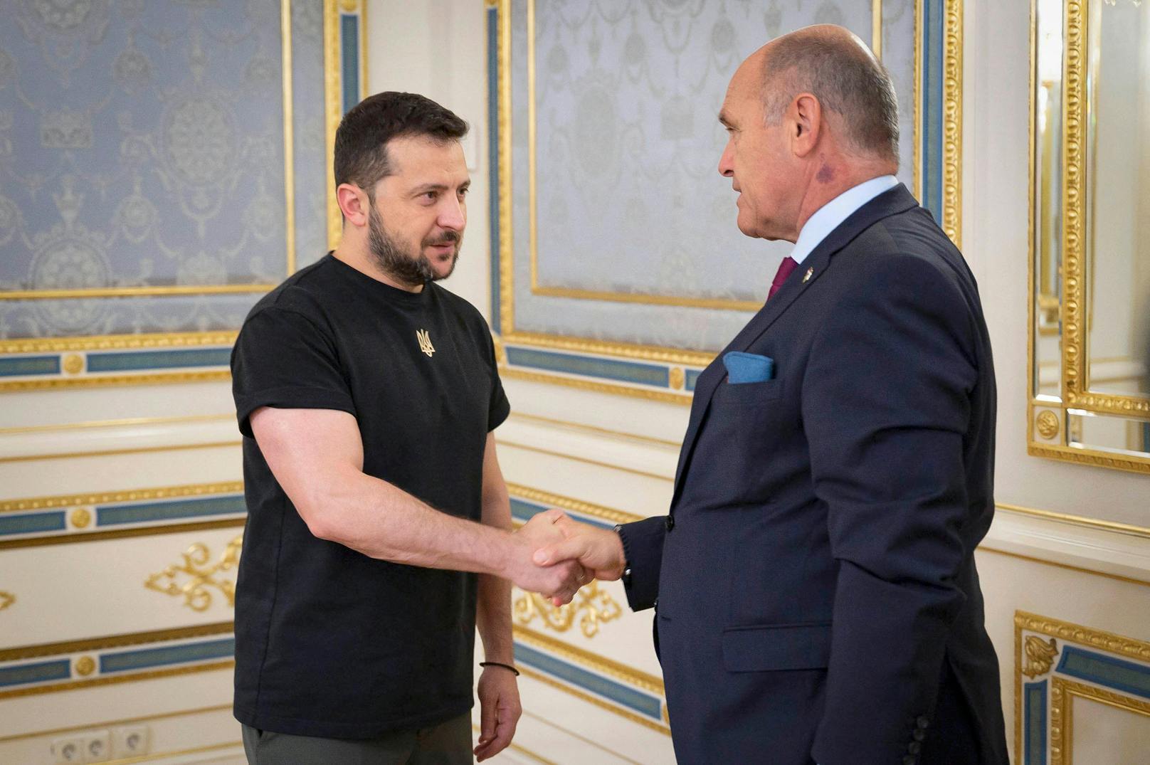Nationalratspräsident Wolfgang Sobotka traf Wolodimir Selenski in Kiew.