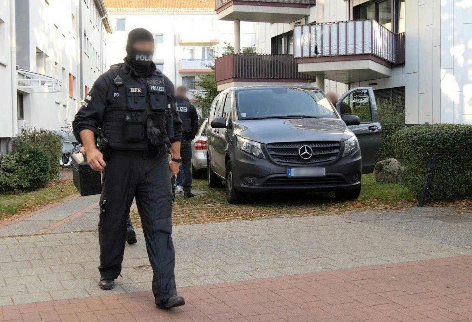 Neonazi-Sekte verboten – 12 Razzien in Deutschland