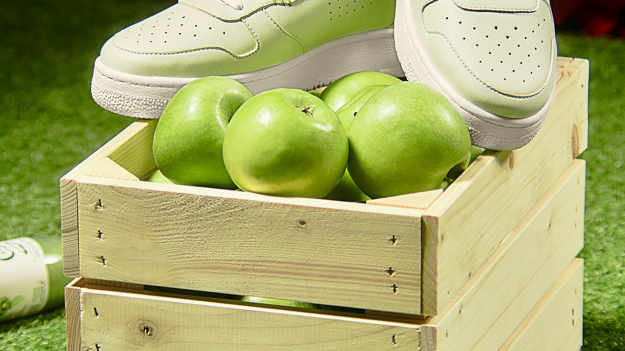 Heute.at - Dieser Sneaker war mal ein Apfel