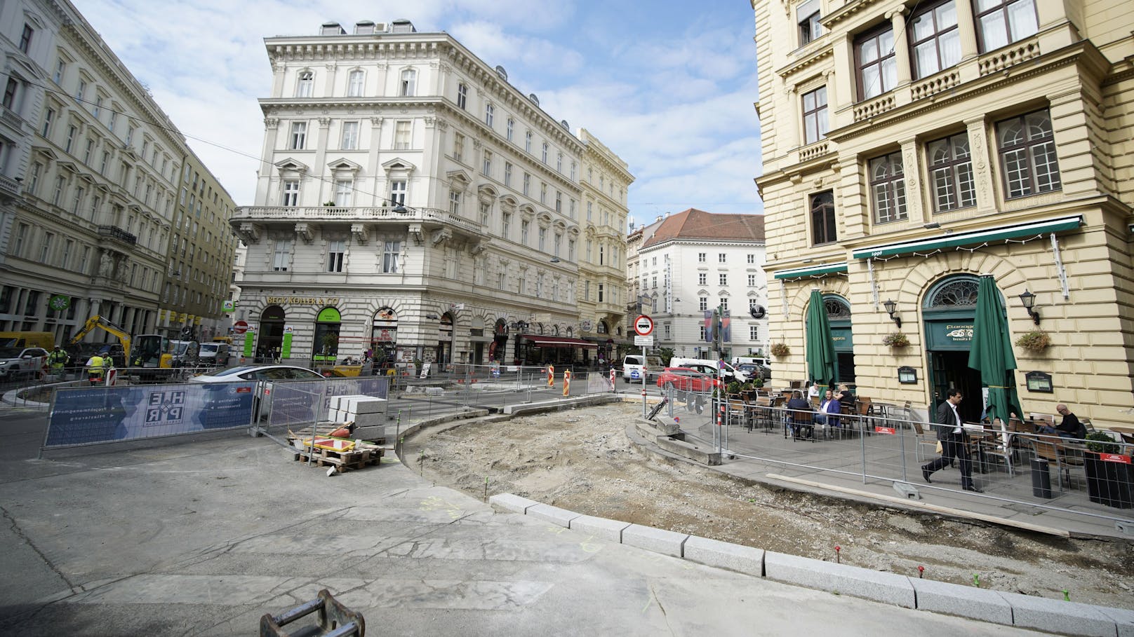 Grund für die Bauarbeiten ist die Verlegung von Fernkälterohren.&nbsp;