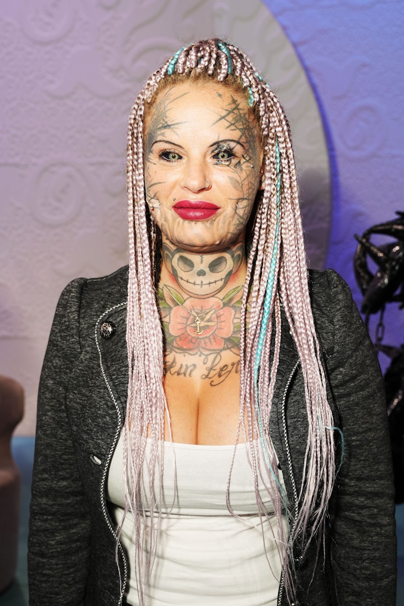 20. Februar 2023: "Ich bin ein Kunstwerk" mit Tattoo-Gesamtkunstwerk Nina&nbsp;