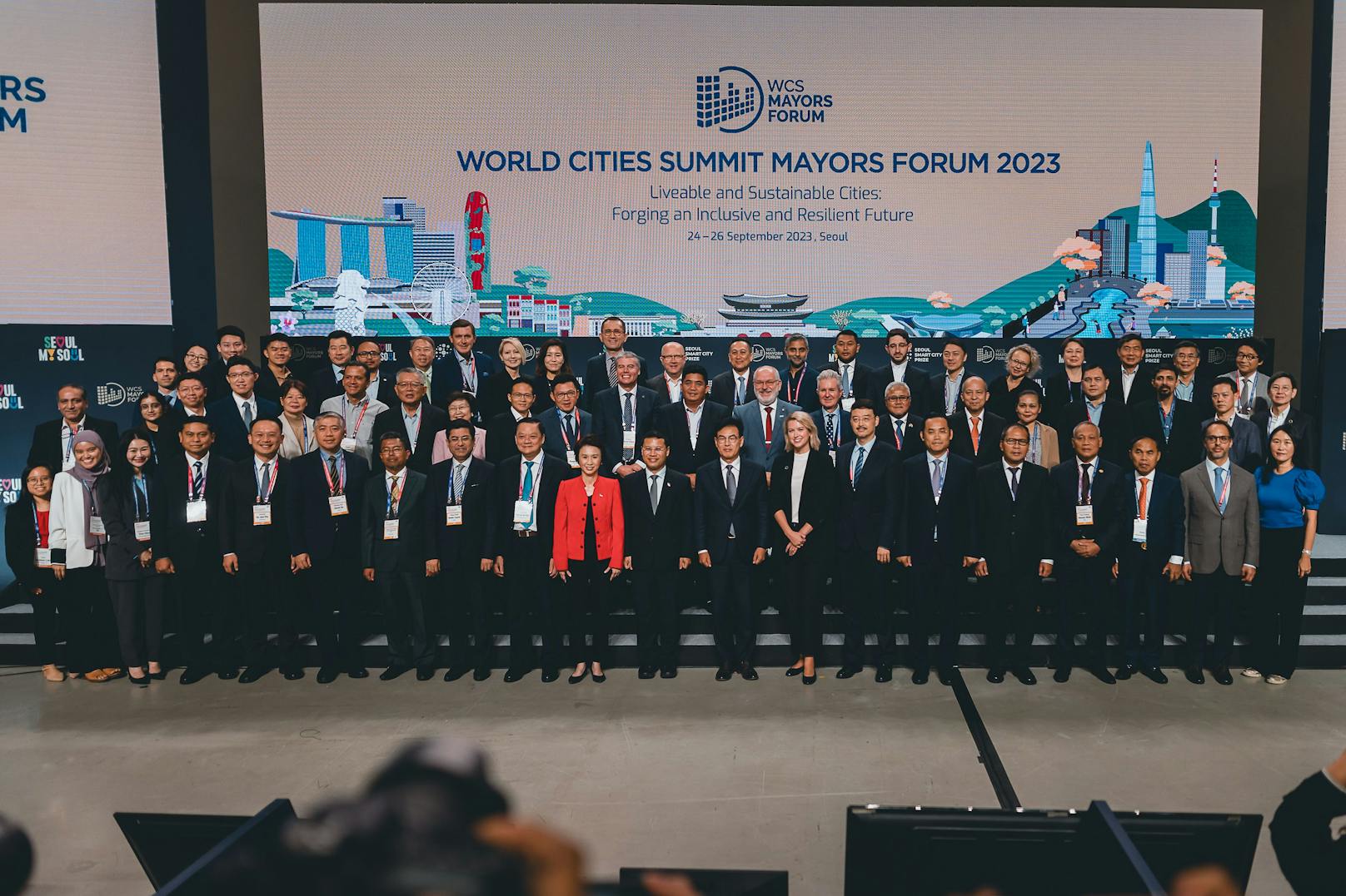 16 Bürgermeister und 56 Spitzenrepräsentanten der 50 modernsten Städte der Welt kamen in Seoul zusammen.