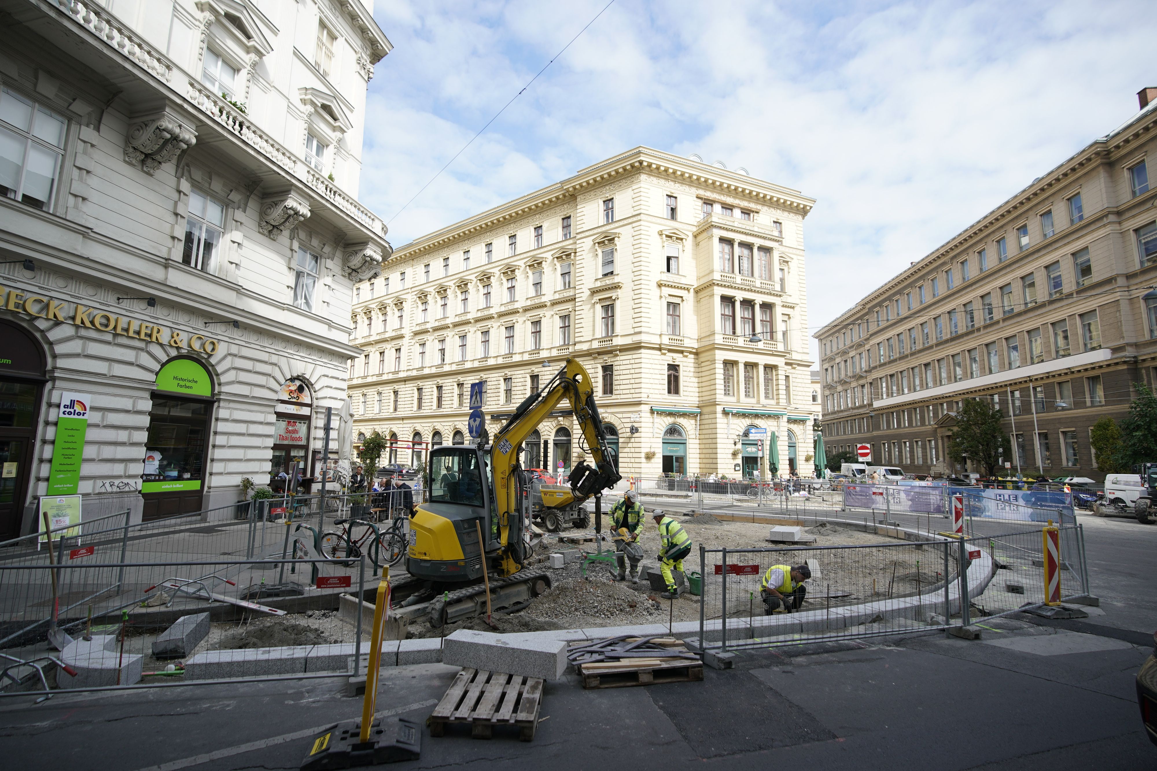 Gehsteig-Vorziehung in der Walfischgasse in der Wiener City. 