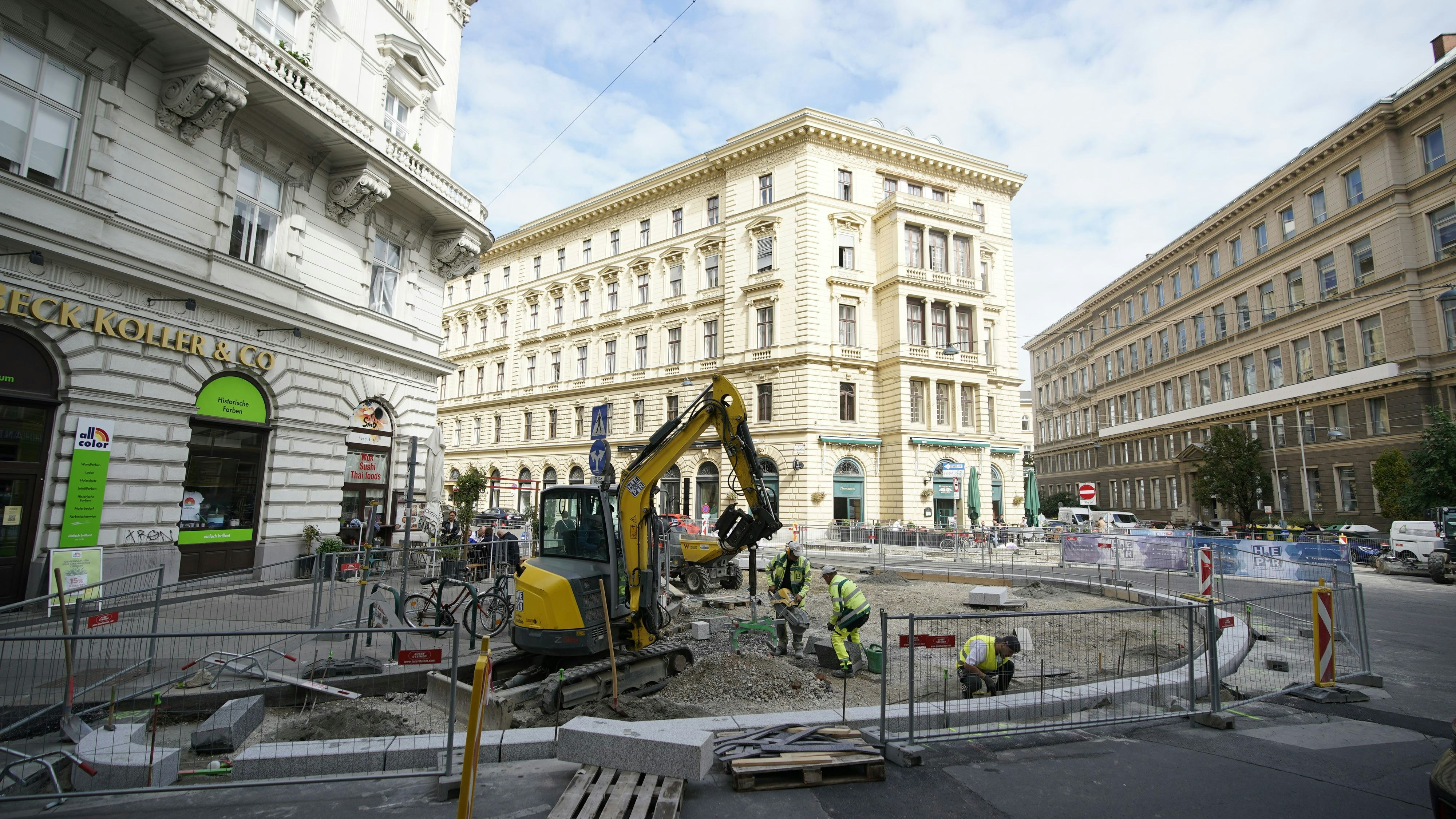Gehsteig-Vorziehung in der Walfischgasse in der Wiener City. 